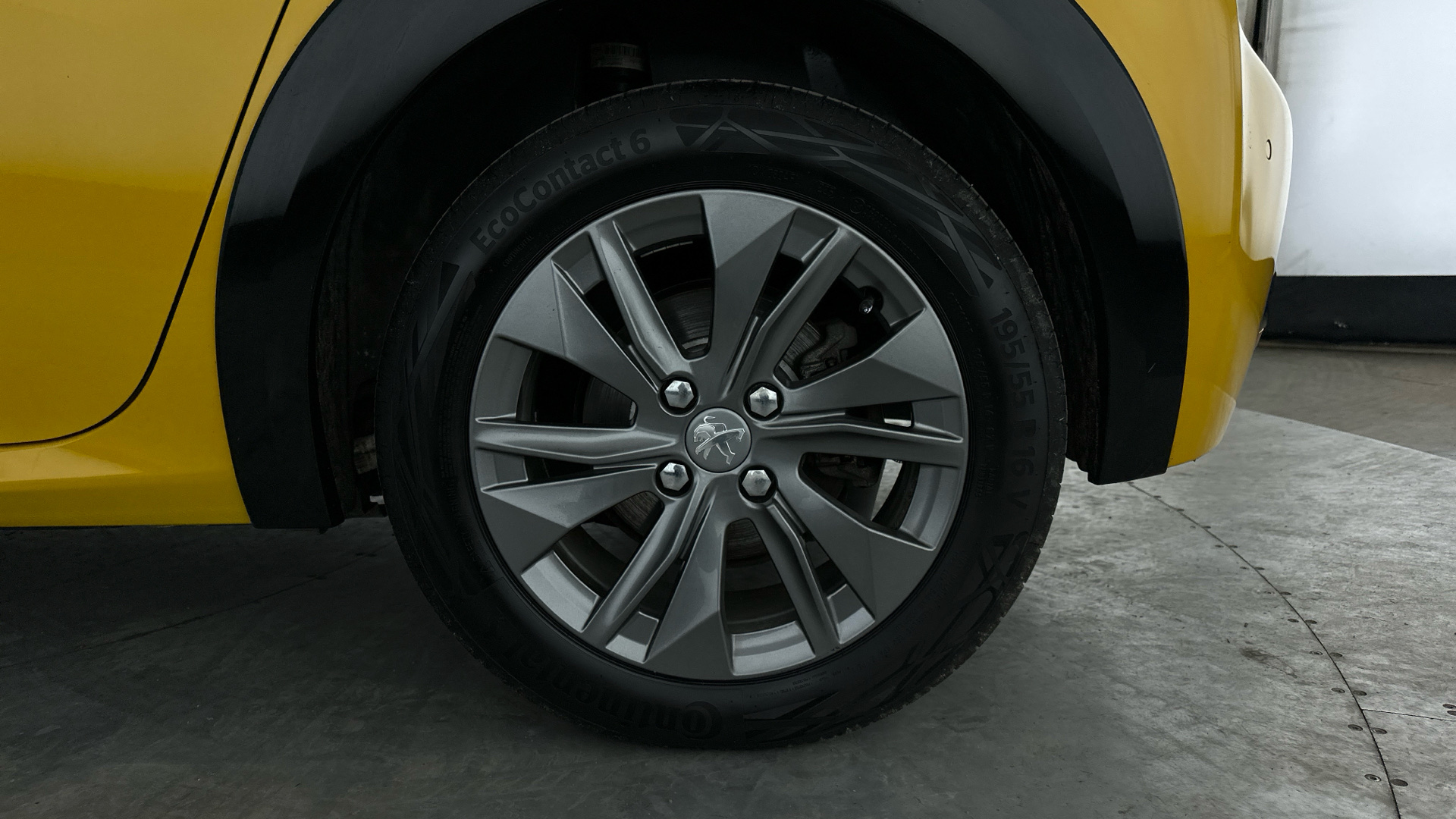 4020829 100kW Allure Premium 50kWh 5dr Auto