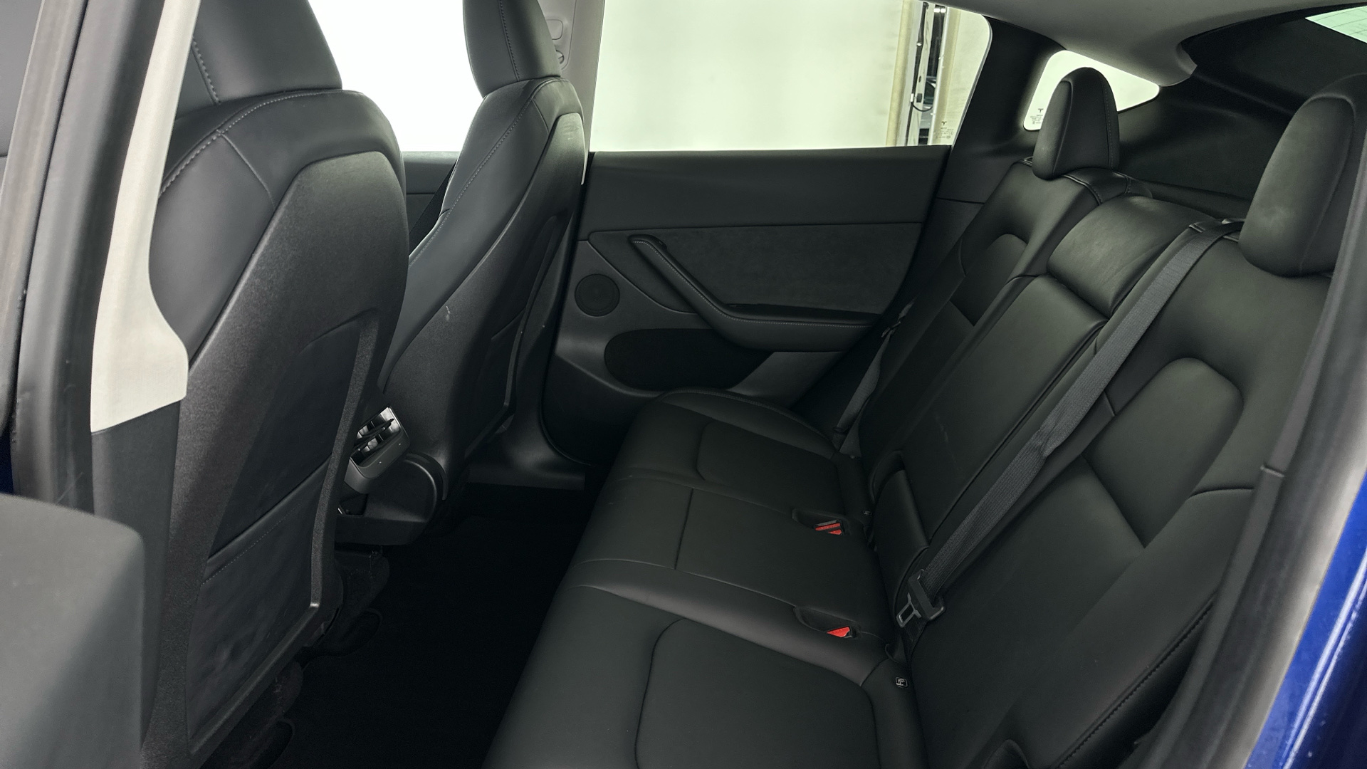 4049381 Long Range AWD 5dr Auto