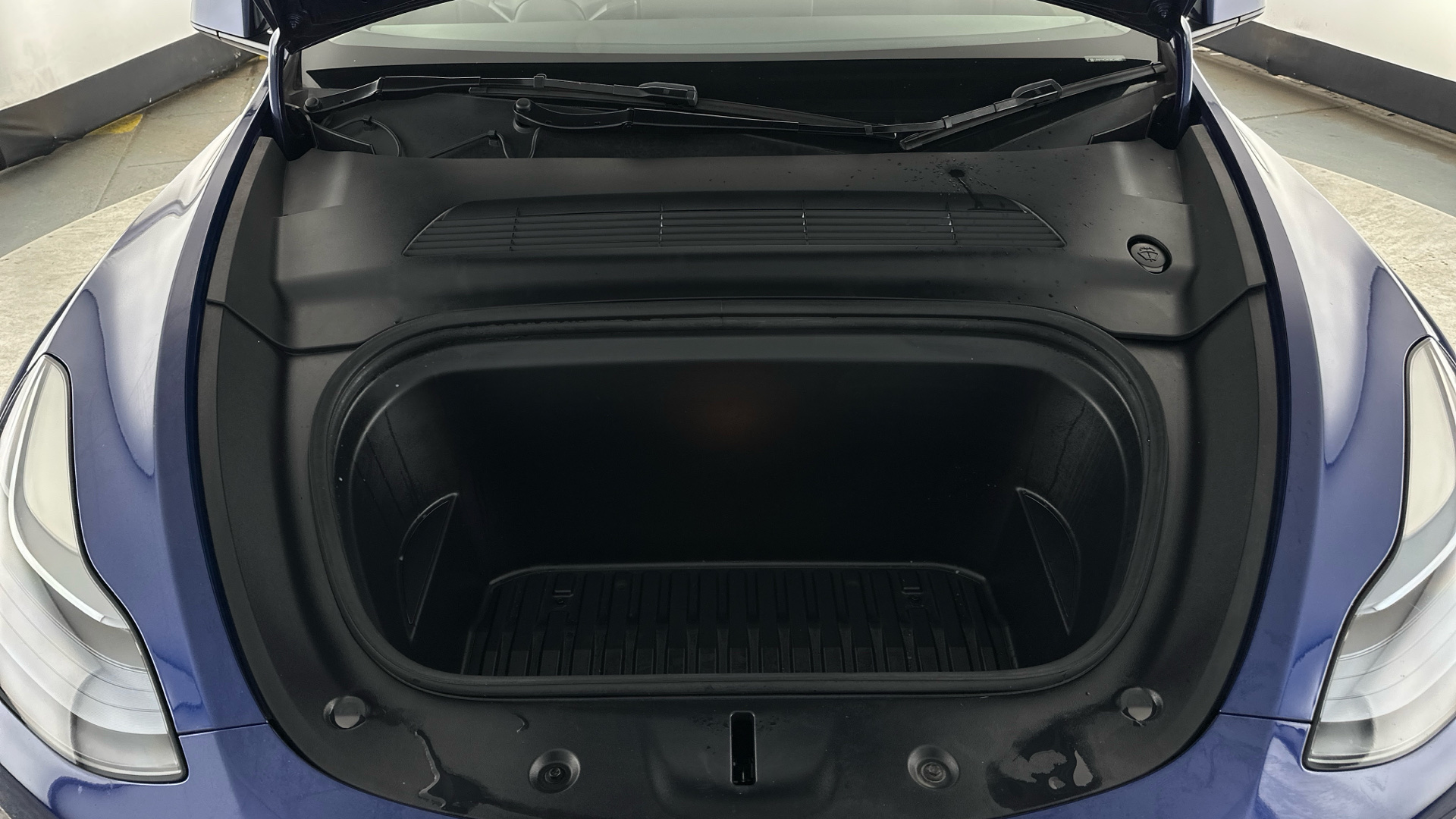 4049381 Long Range AWD 5dr Auto