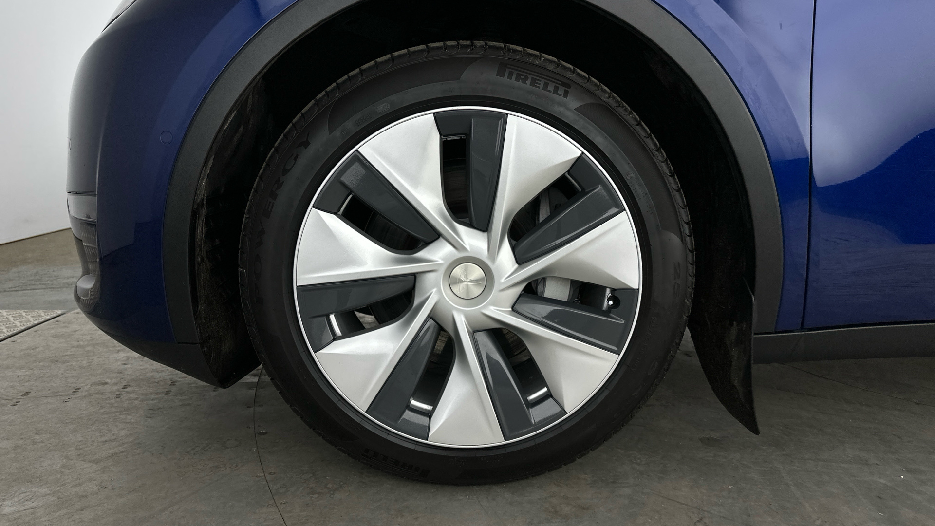 4049381 Long Range AWD 5dr Auto