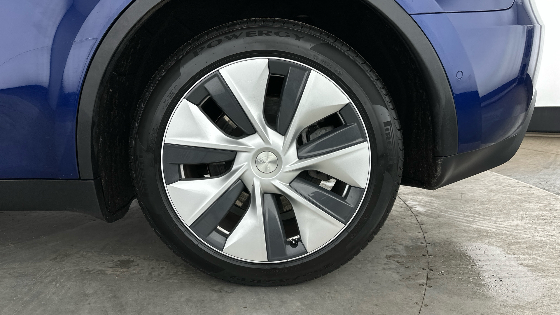 4049381 Long Range AWD 5dr Auto