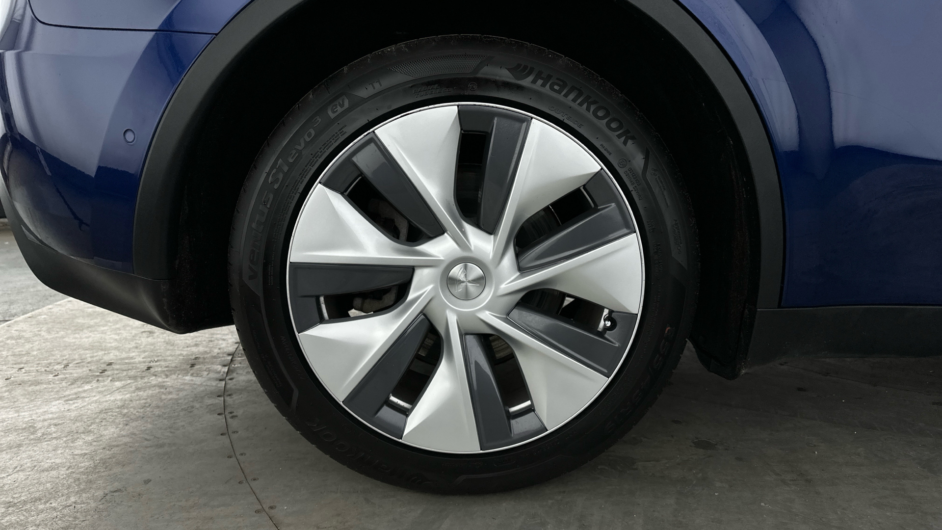 4049381 Long Range AWD 5dr Auto