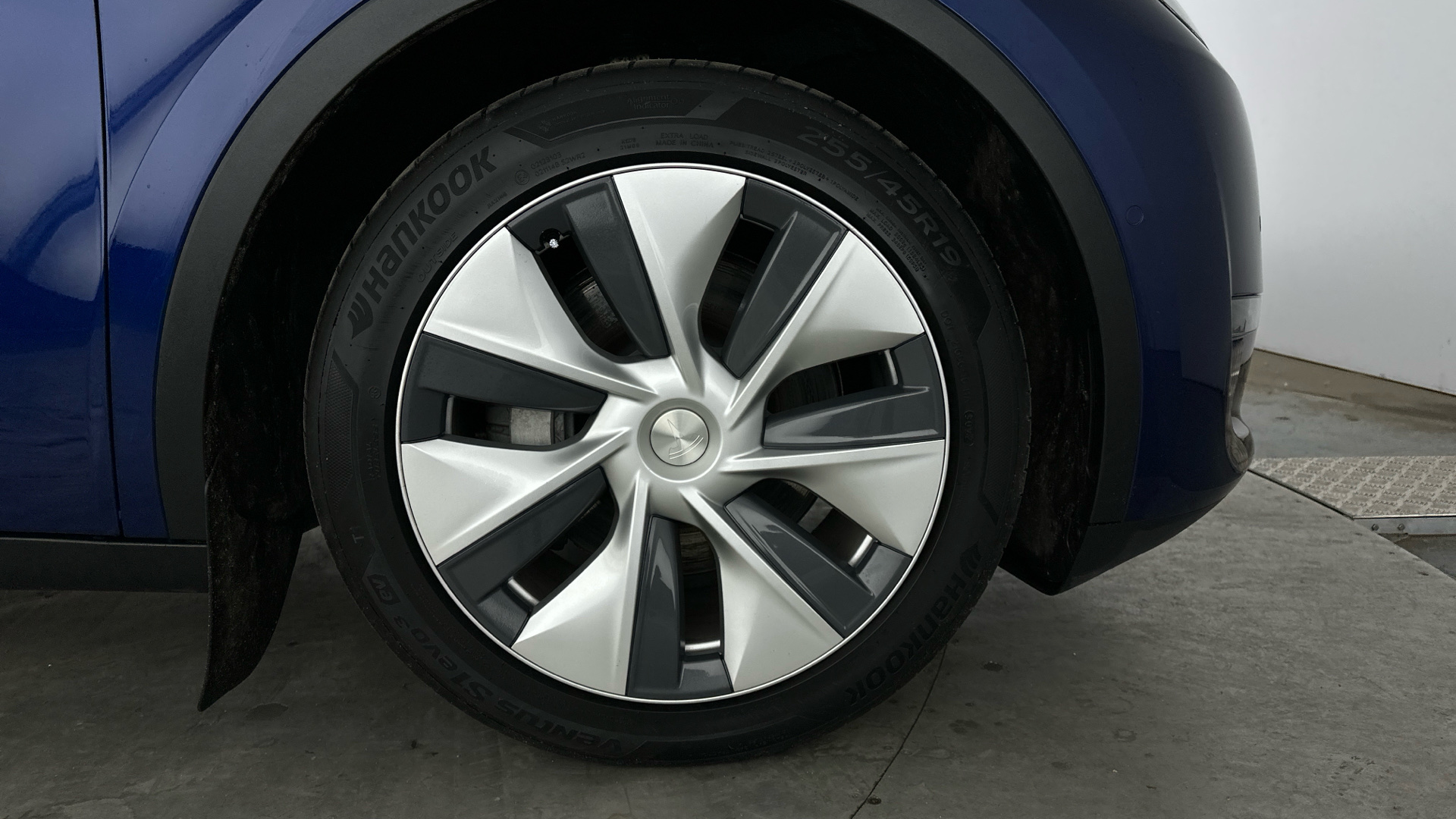 4049381 Long Range AWD 5dr Auto