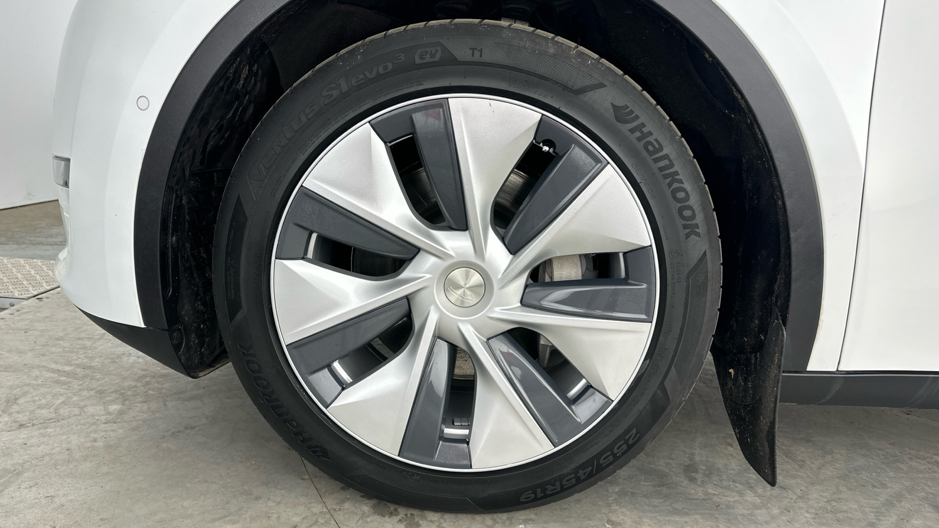 4049537 Long Range AWD 5dr Auto