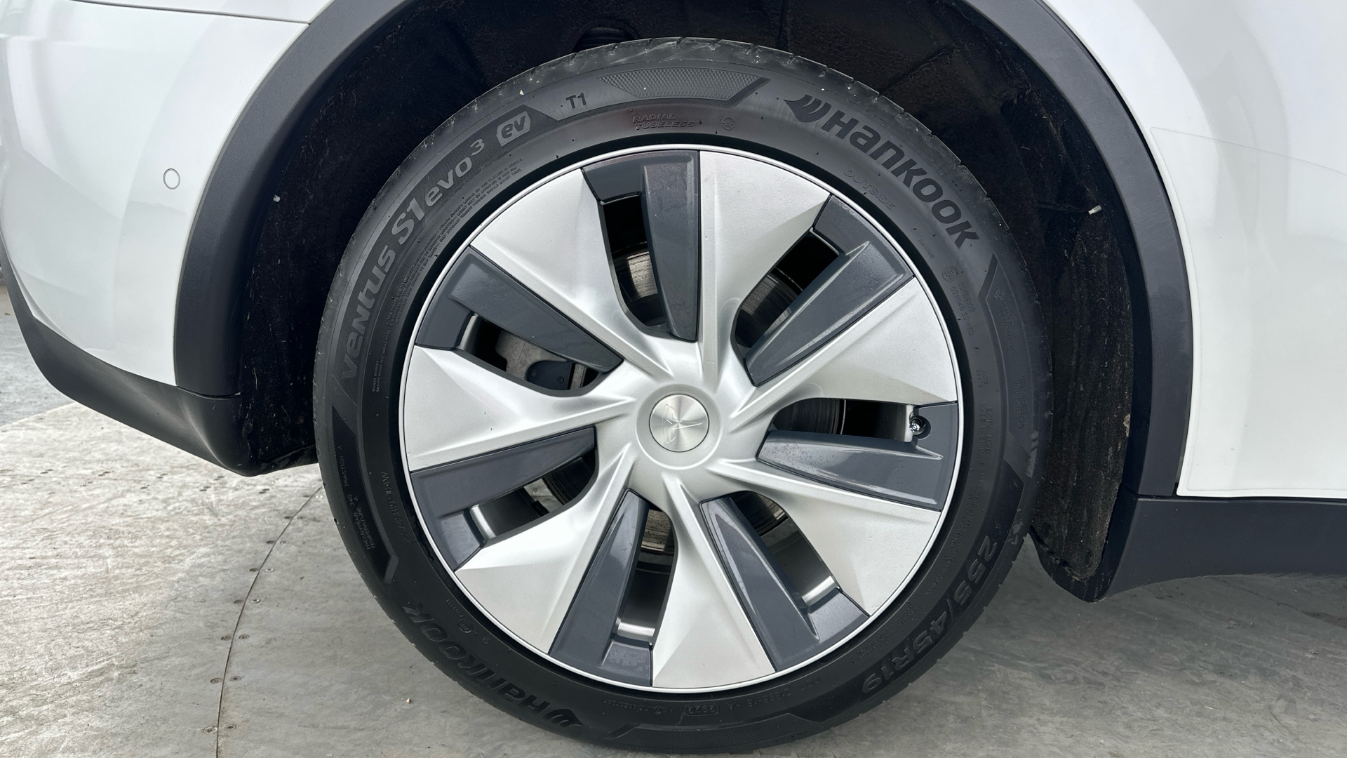 4049537 Long Range AWD 5dr Auto