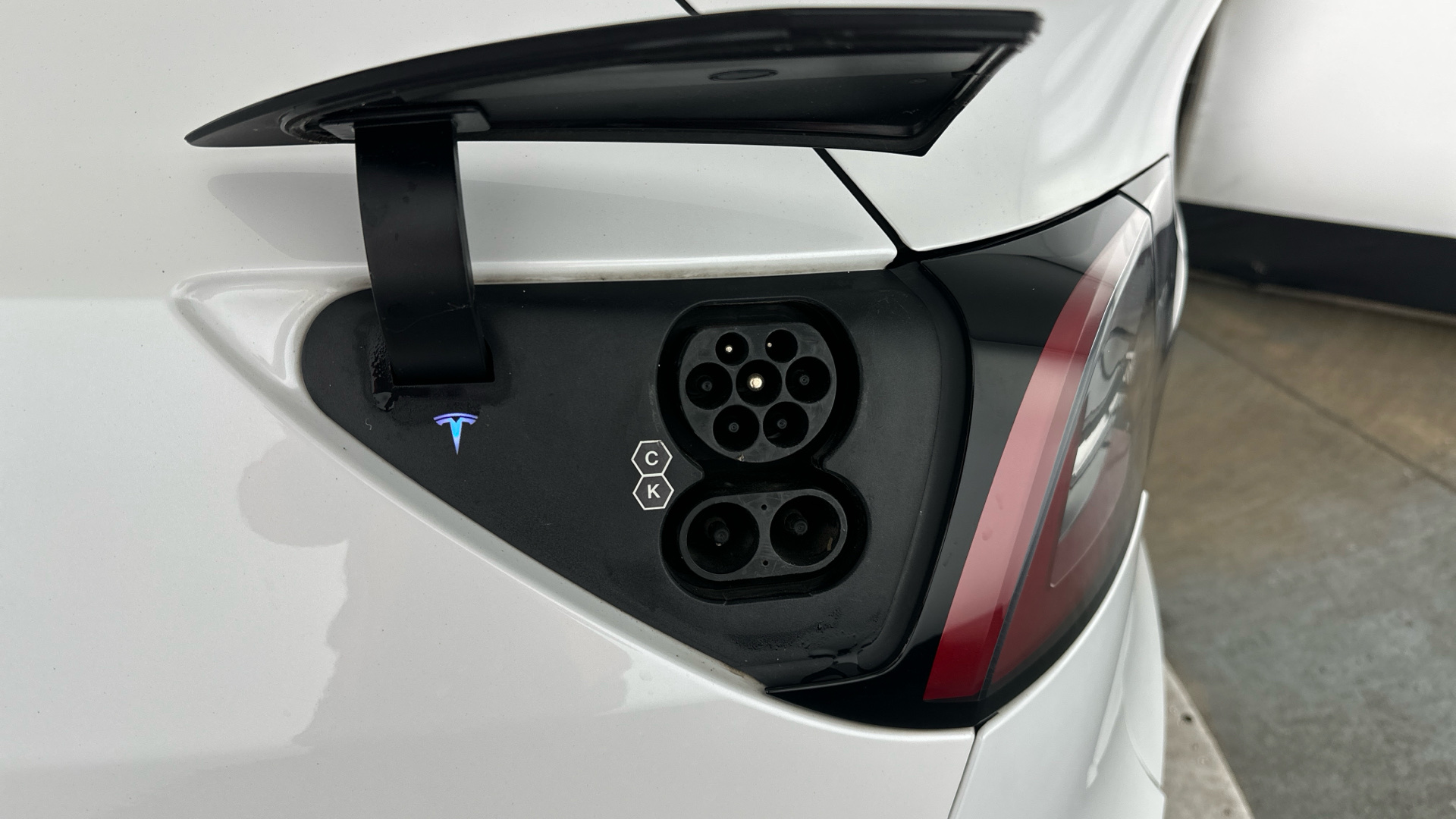 4049537 Long Range AWD 5dr Auto