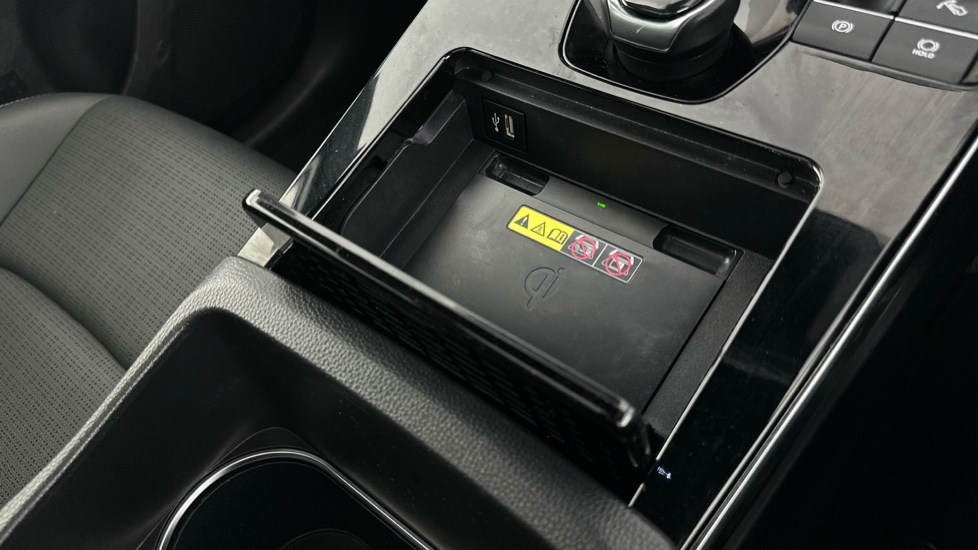 SUBARU SOLTERRA Wireless Charger