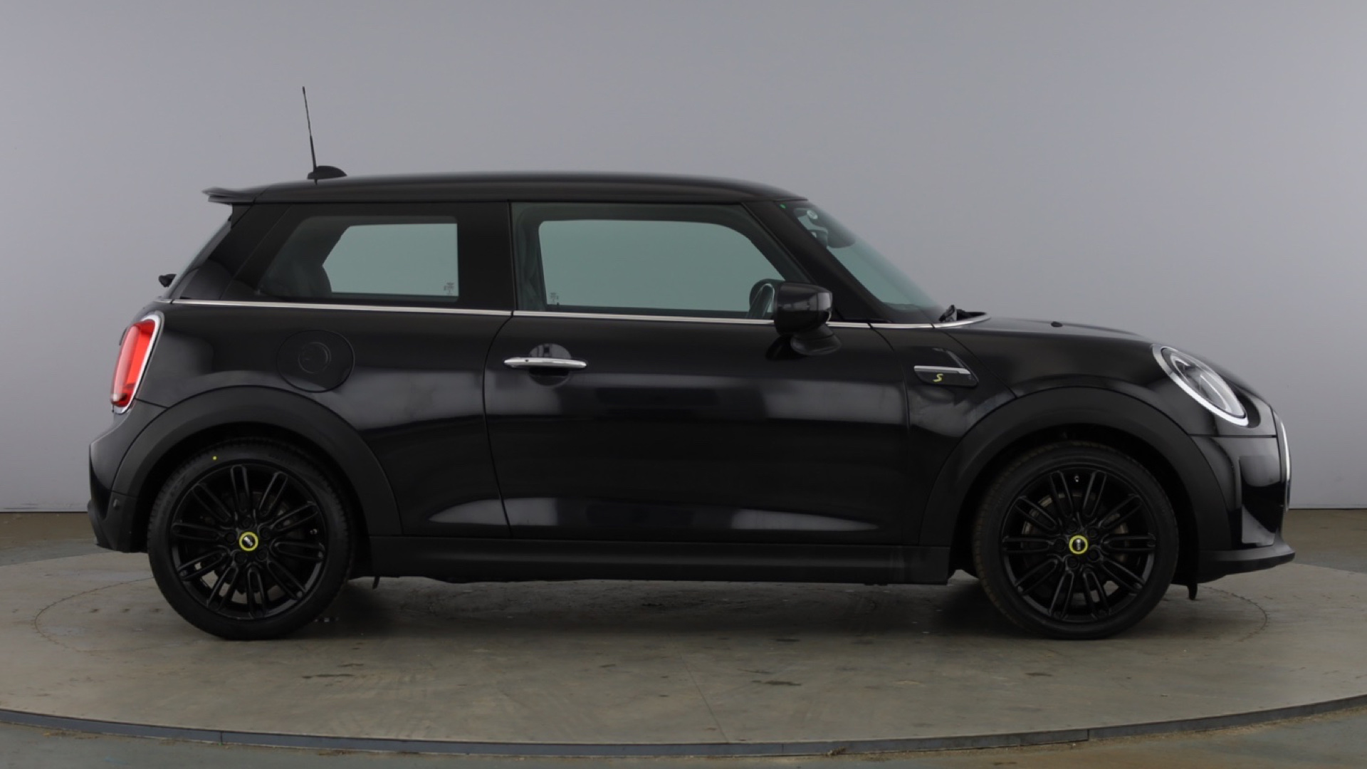 4020857 135kW Cooper S Level 2 33kWh 3dr Auto