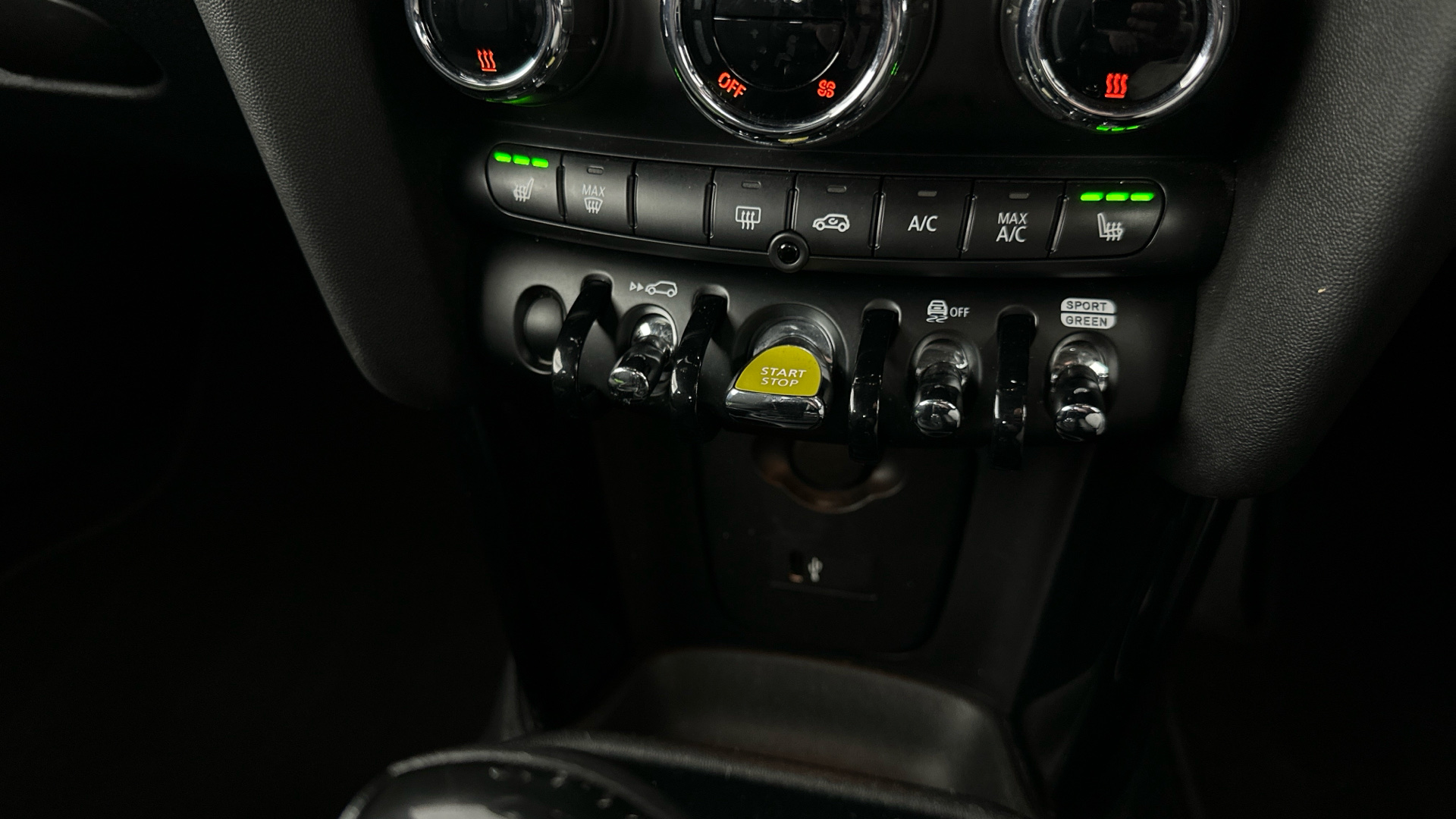 4020857 135kW Cooper S Level 2 33kWh 3dr Auto