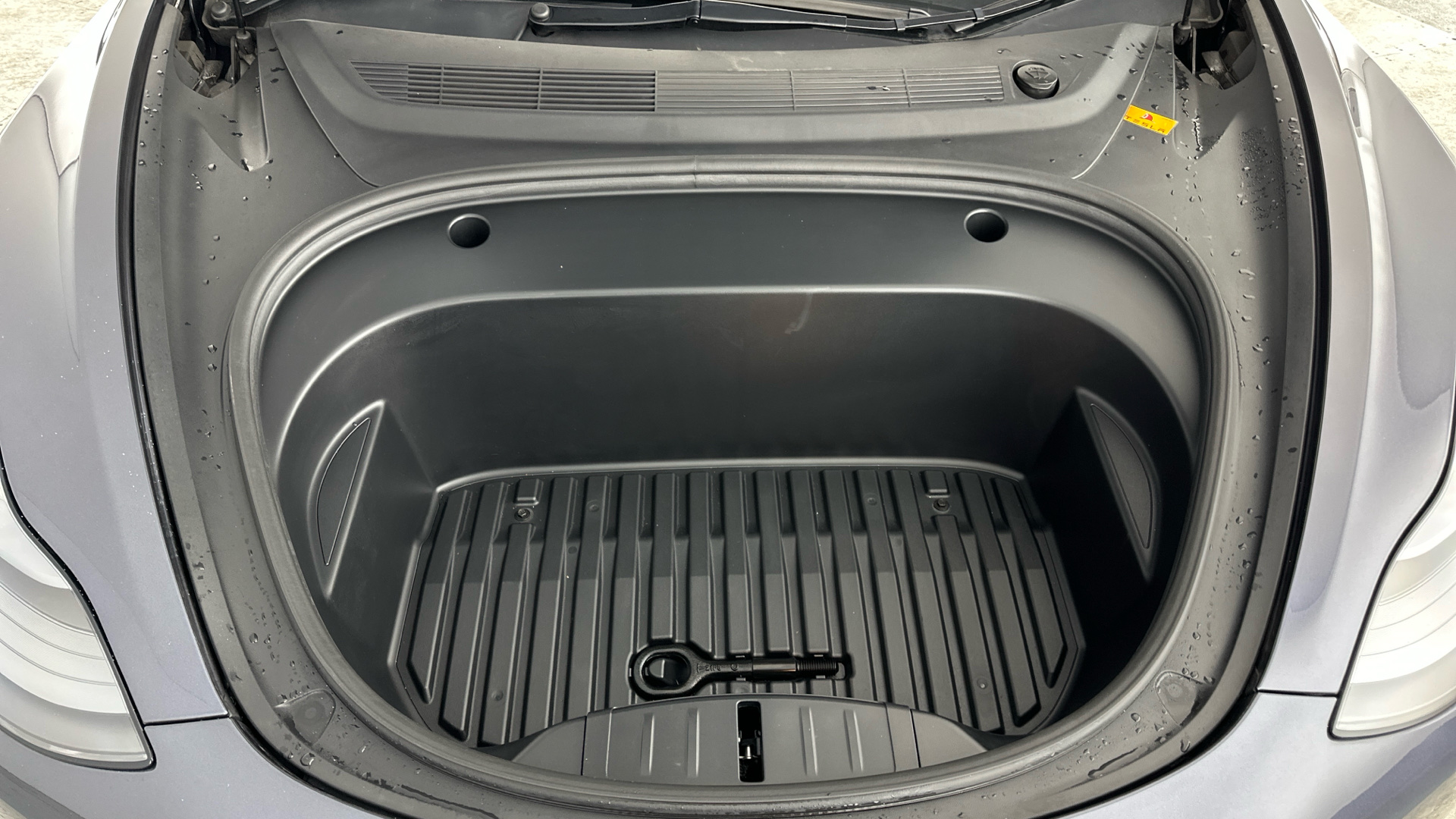 4027532 Long Range AWD 4dr Auto