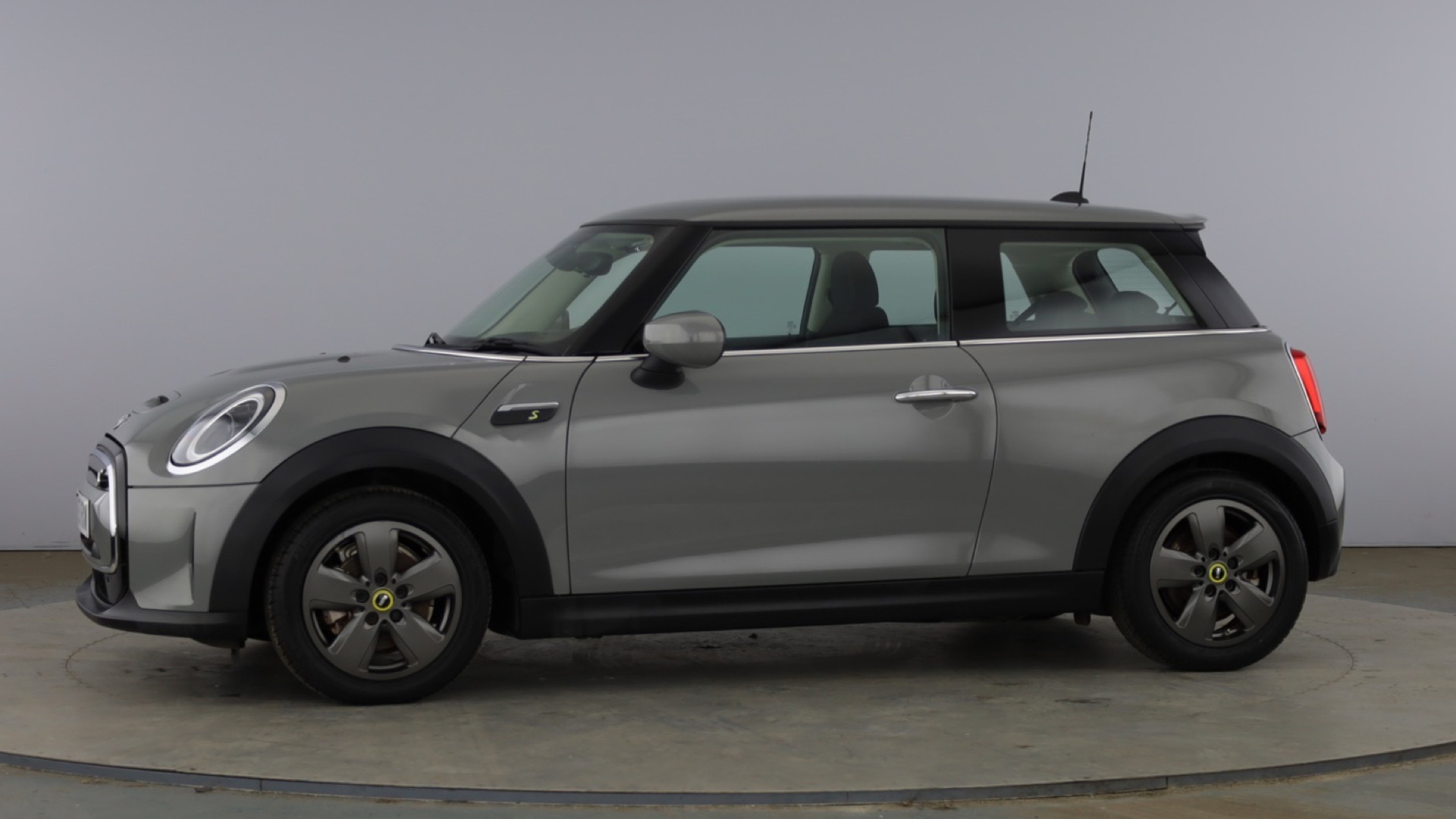 4020918 135kW Cooper S Level 1 33kWh 3dr Auto