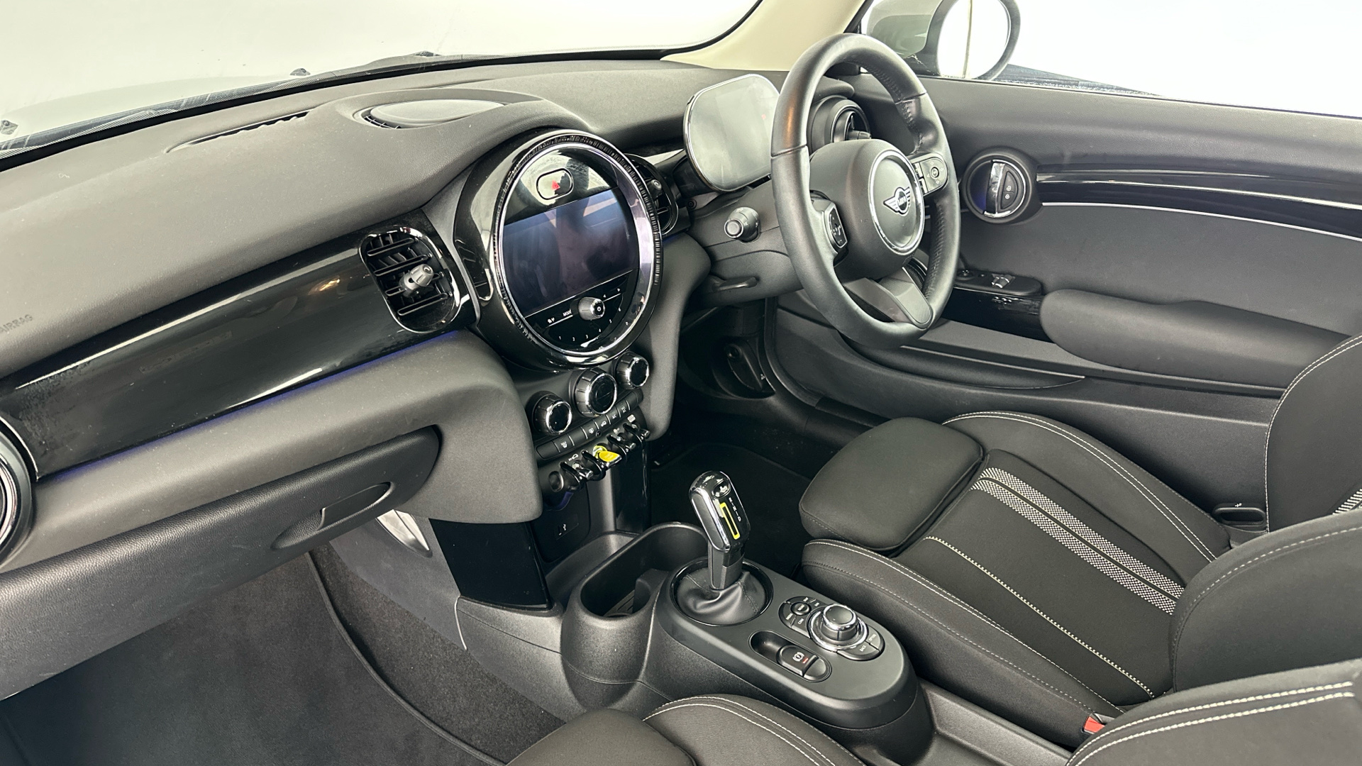 4020918 135kW Cooper S Level 1 33kWh 3dr Auto