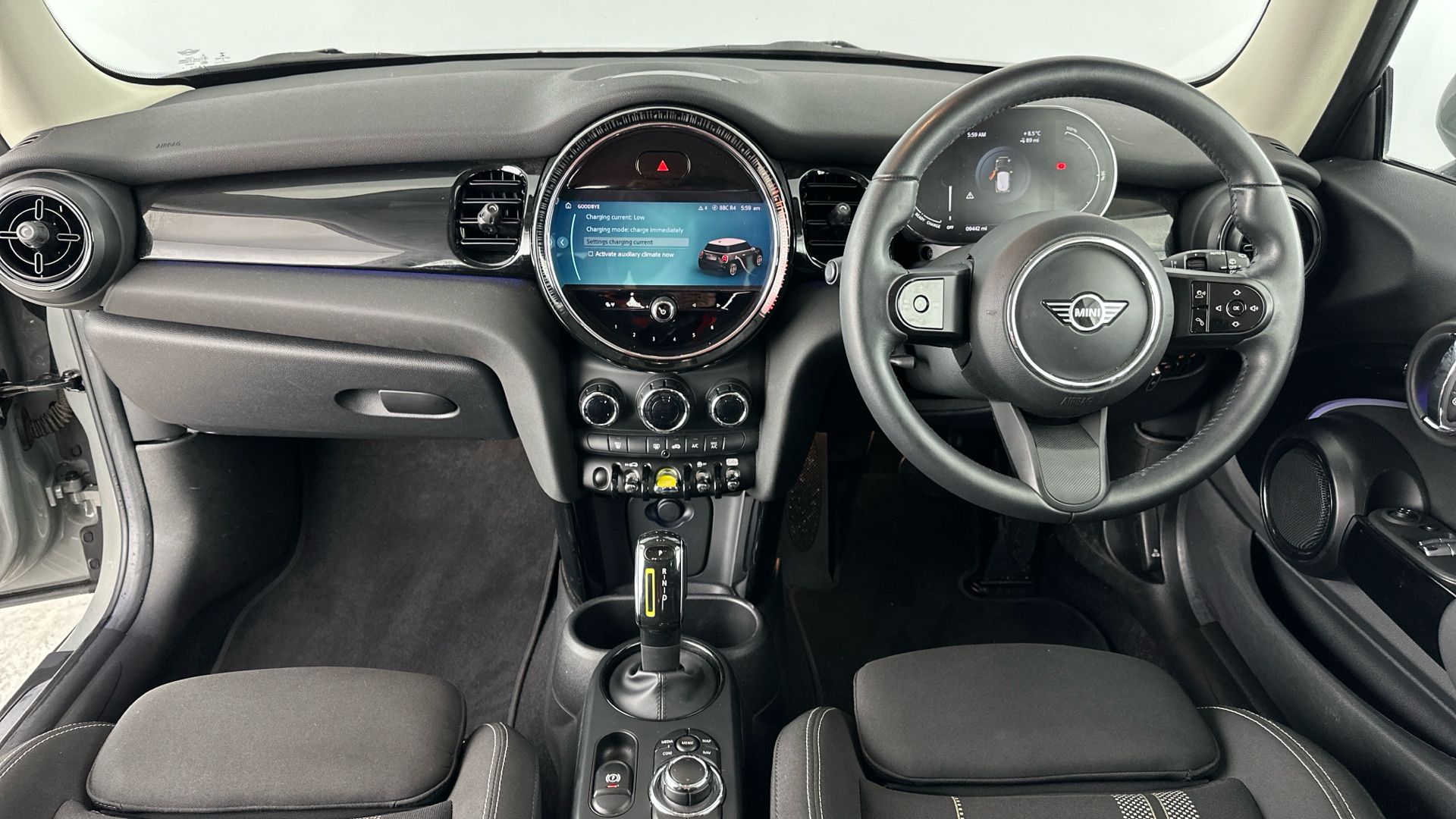 4020918 135kW Cooper S Level 1 33kWh 3dr Auto