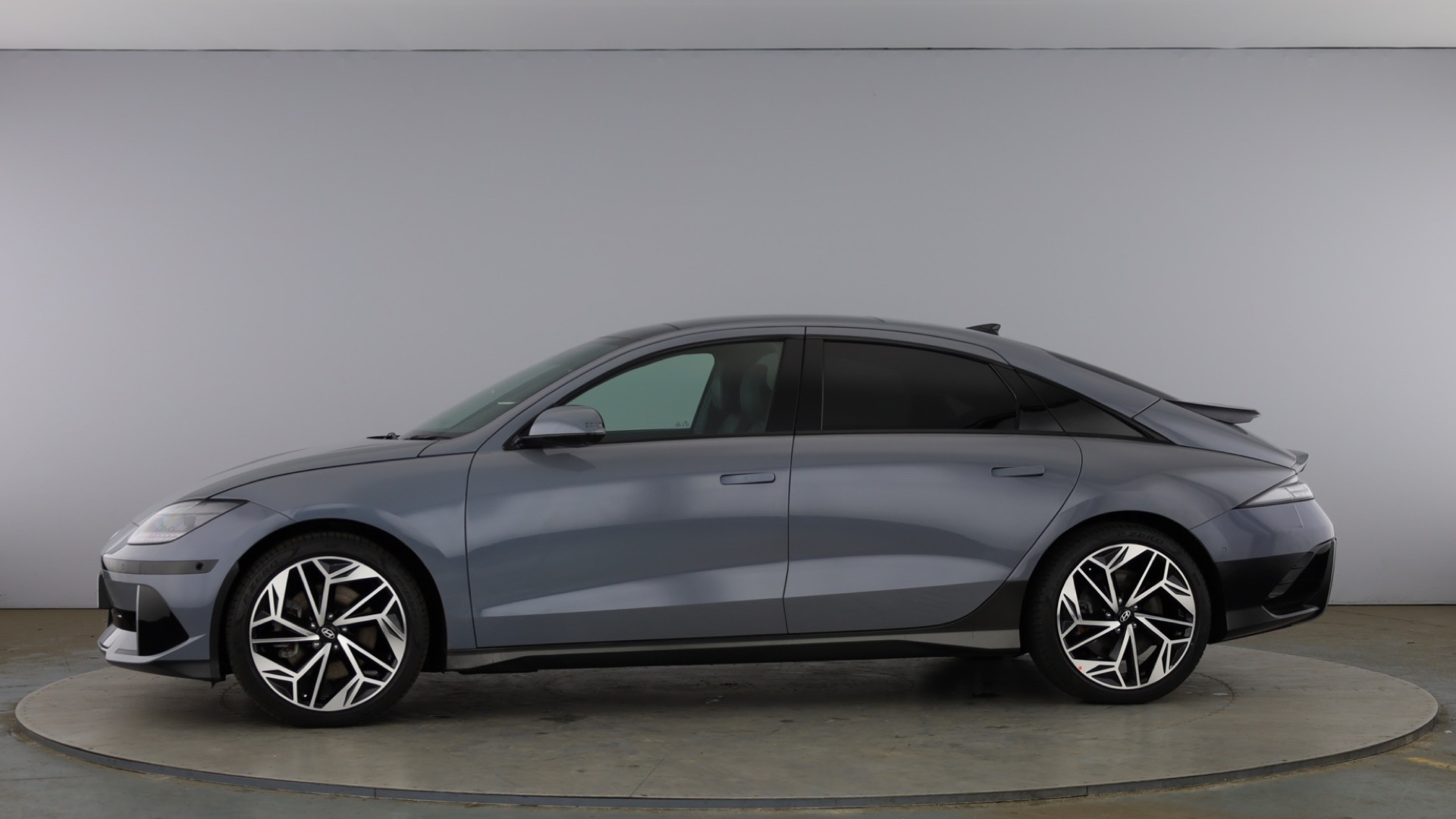 239kW Ultimate 77kWh 4dr AWD Auto [2023]