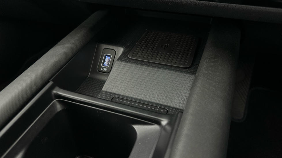 HYUNDAI IONIQ 6 Wireless Charger