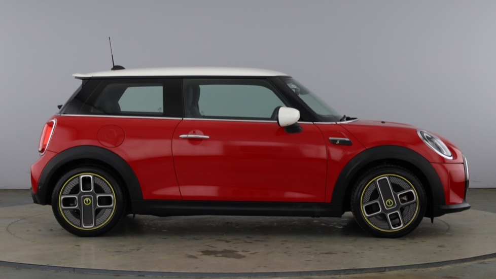 MINI HATCHBACK Image 5