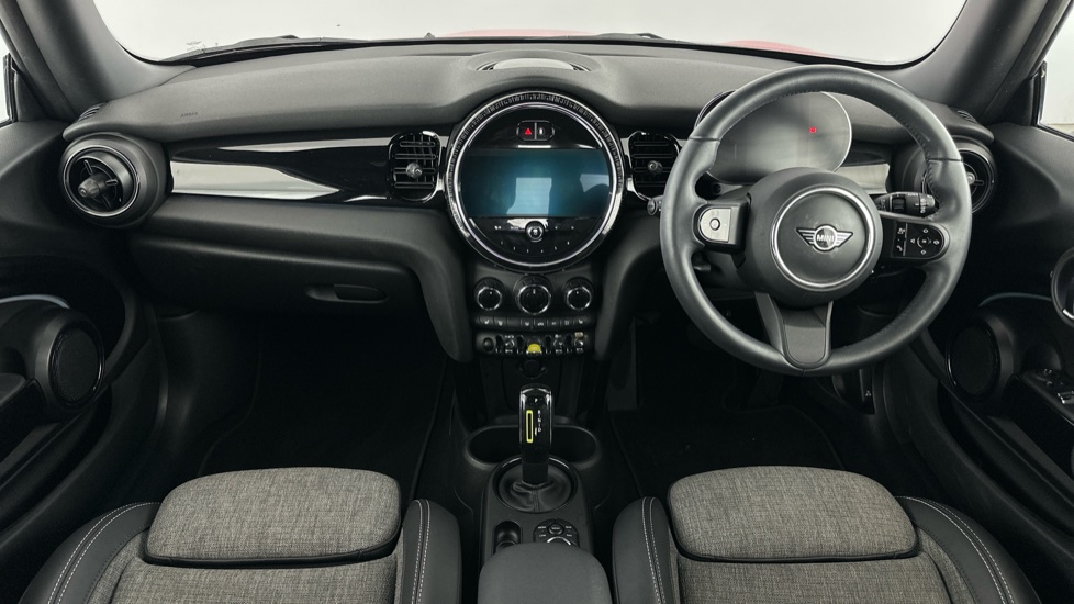 MINI HATCHBACK Image 10