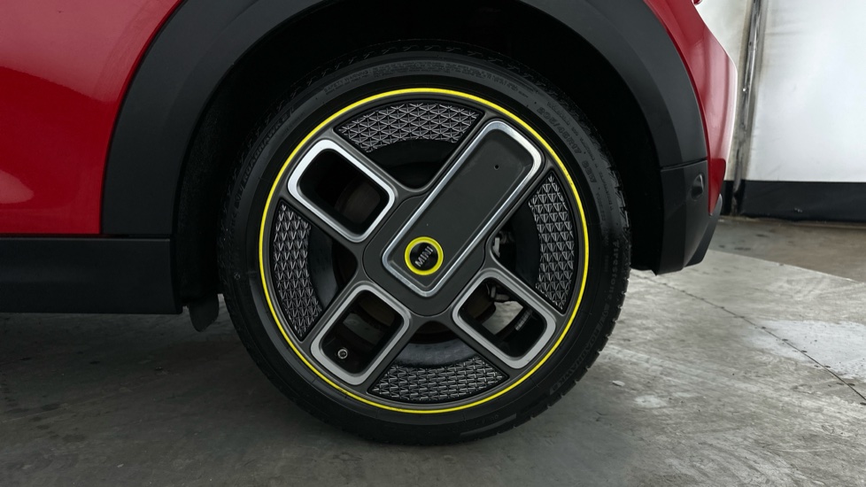 MINI HATCHBACK Image 17