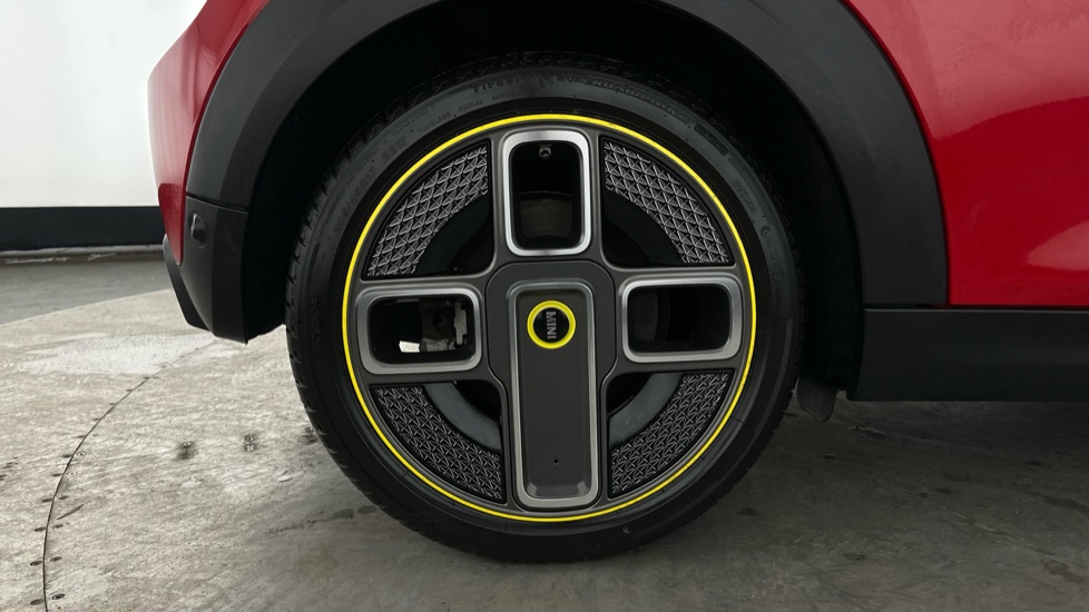 MINI HATCHBACK Image 18