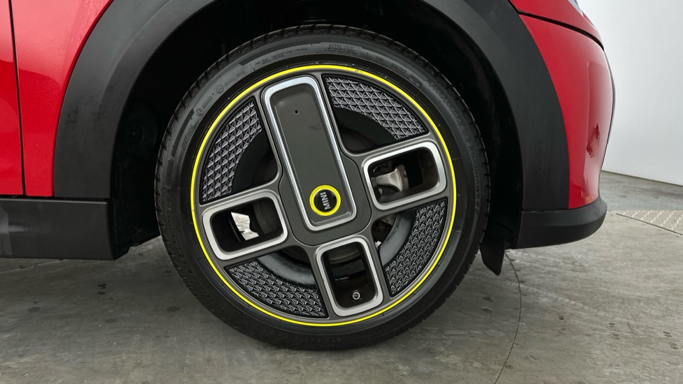 MINI HATCHBACK Image 19