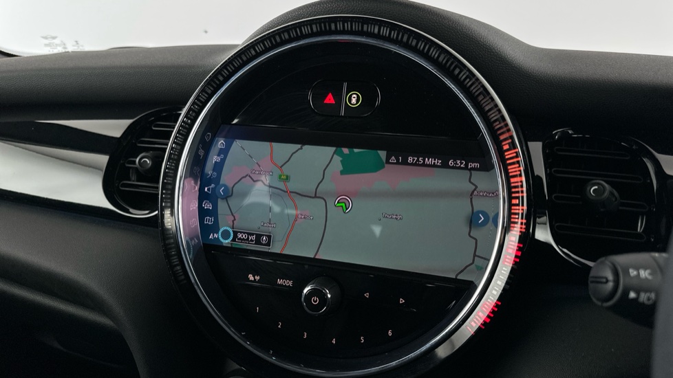 MINI HATCHBACK Navigation