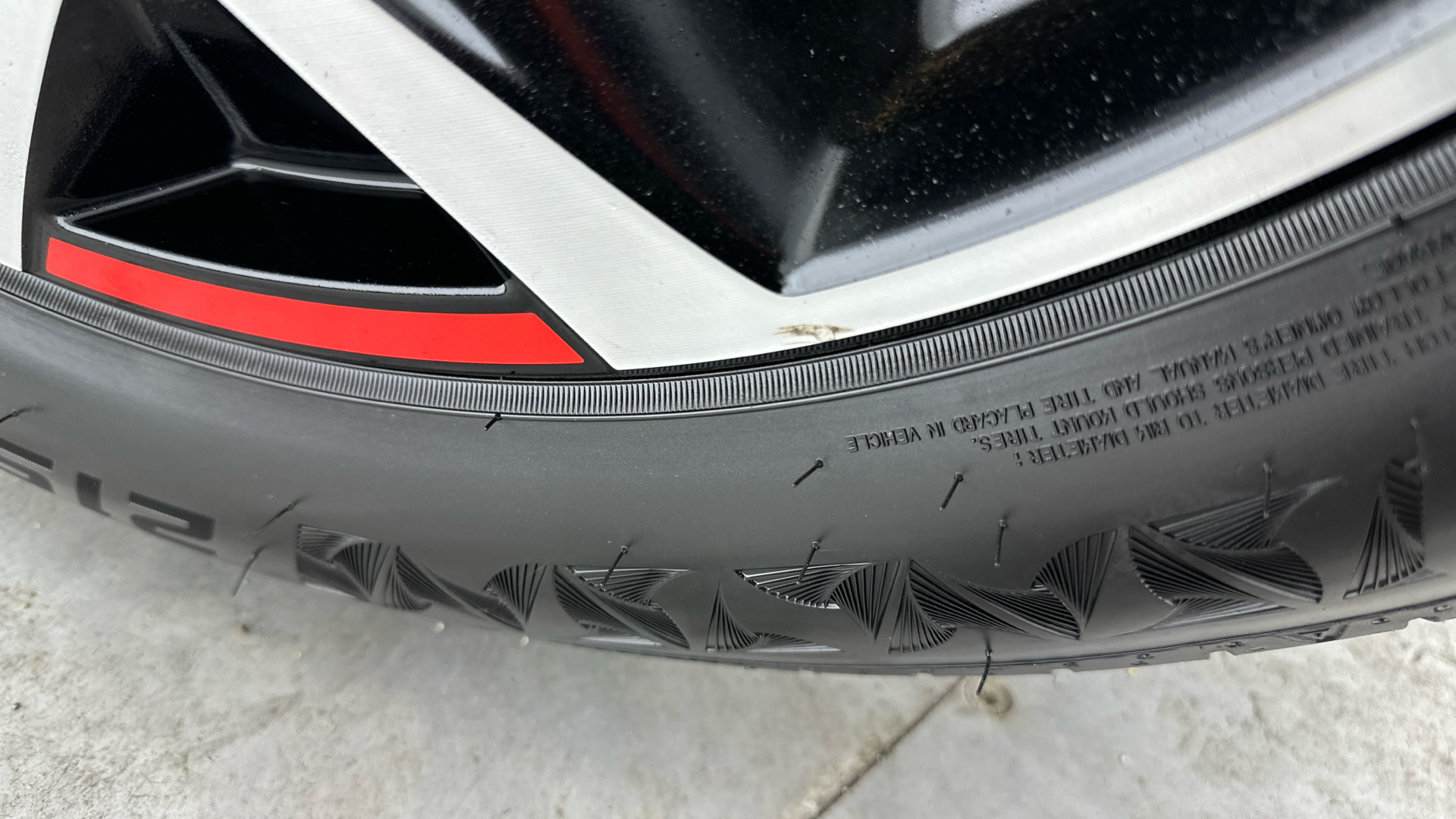 4020790 100kW SRi Premium 50kWh 5dr Auto