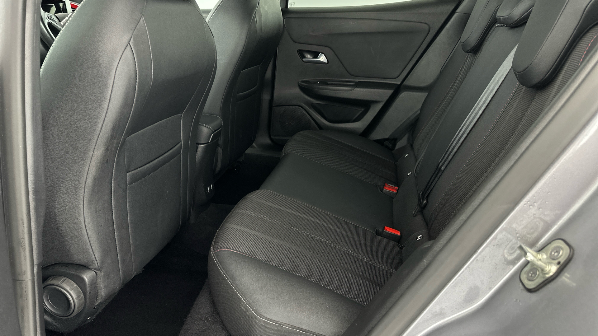 4020790 100kW SRi Premium 50kWh 5dr Auto