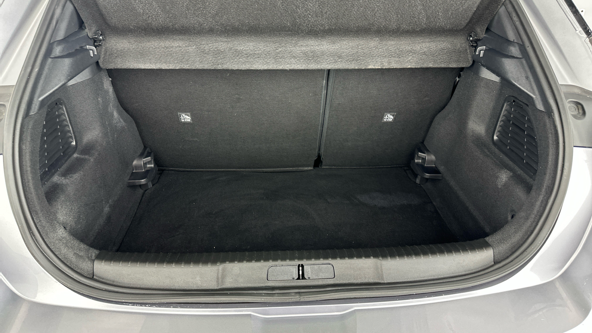 4020790 100kW SRi Premium 50kWh 5dr Auto