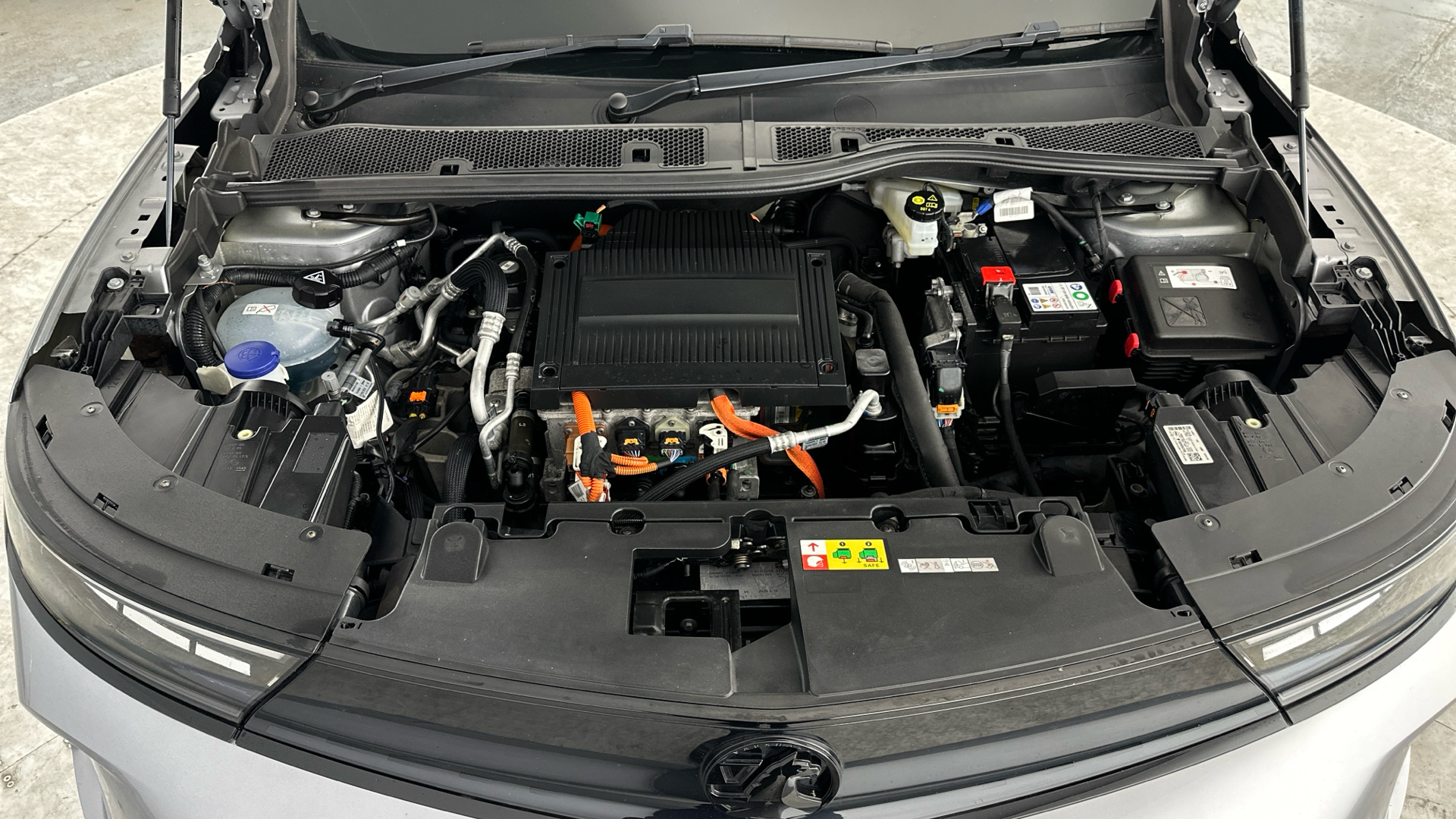 4020790 100kW SRi Premium 50kWh 5dr Auto