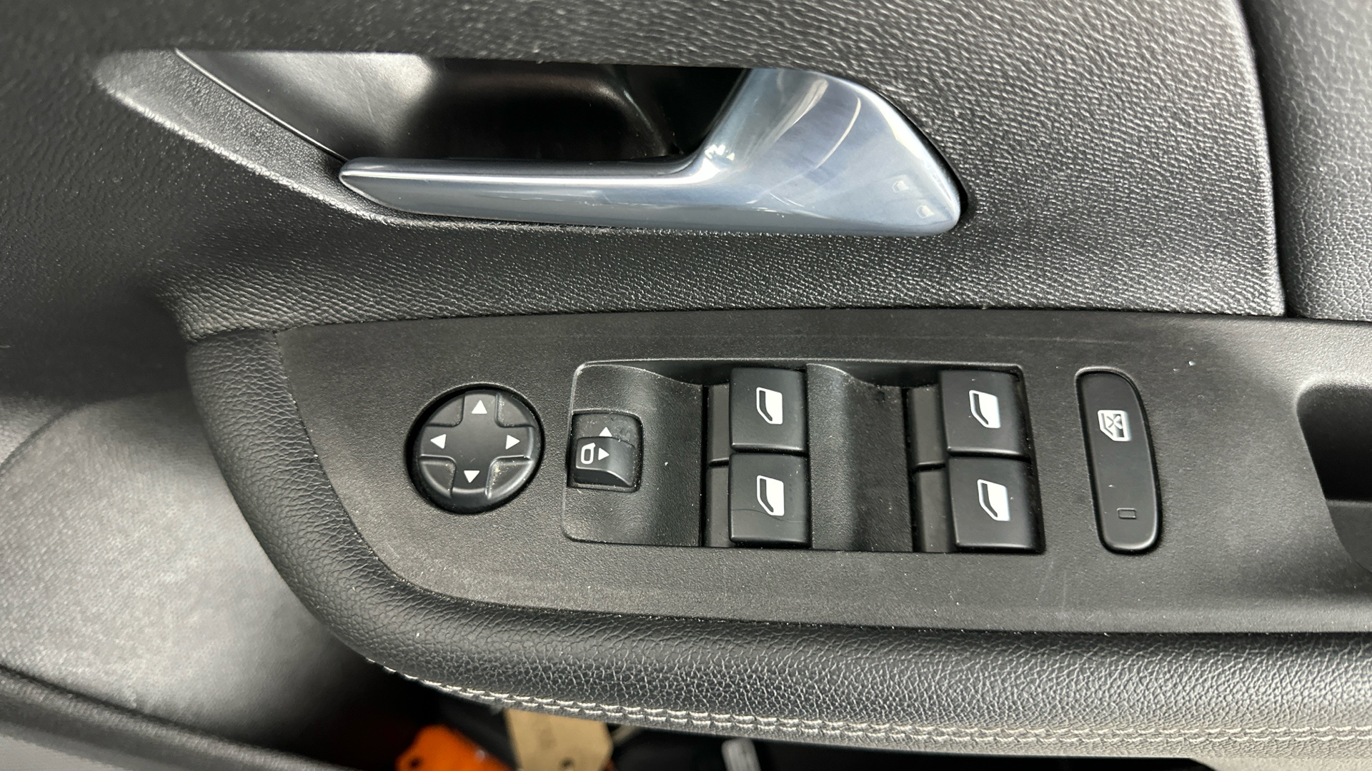 4020790 100kW SRi Premium 50kWh 5dr Auto