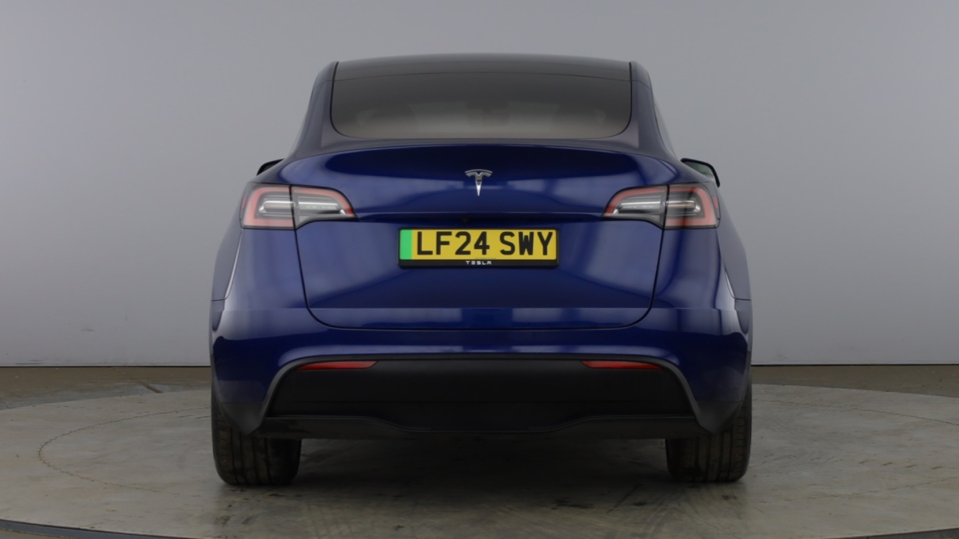 4020731 RWD 5dr Auto