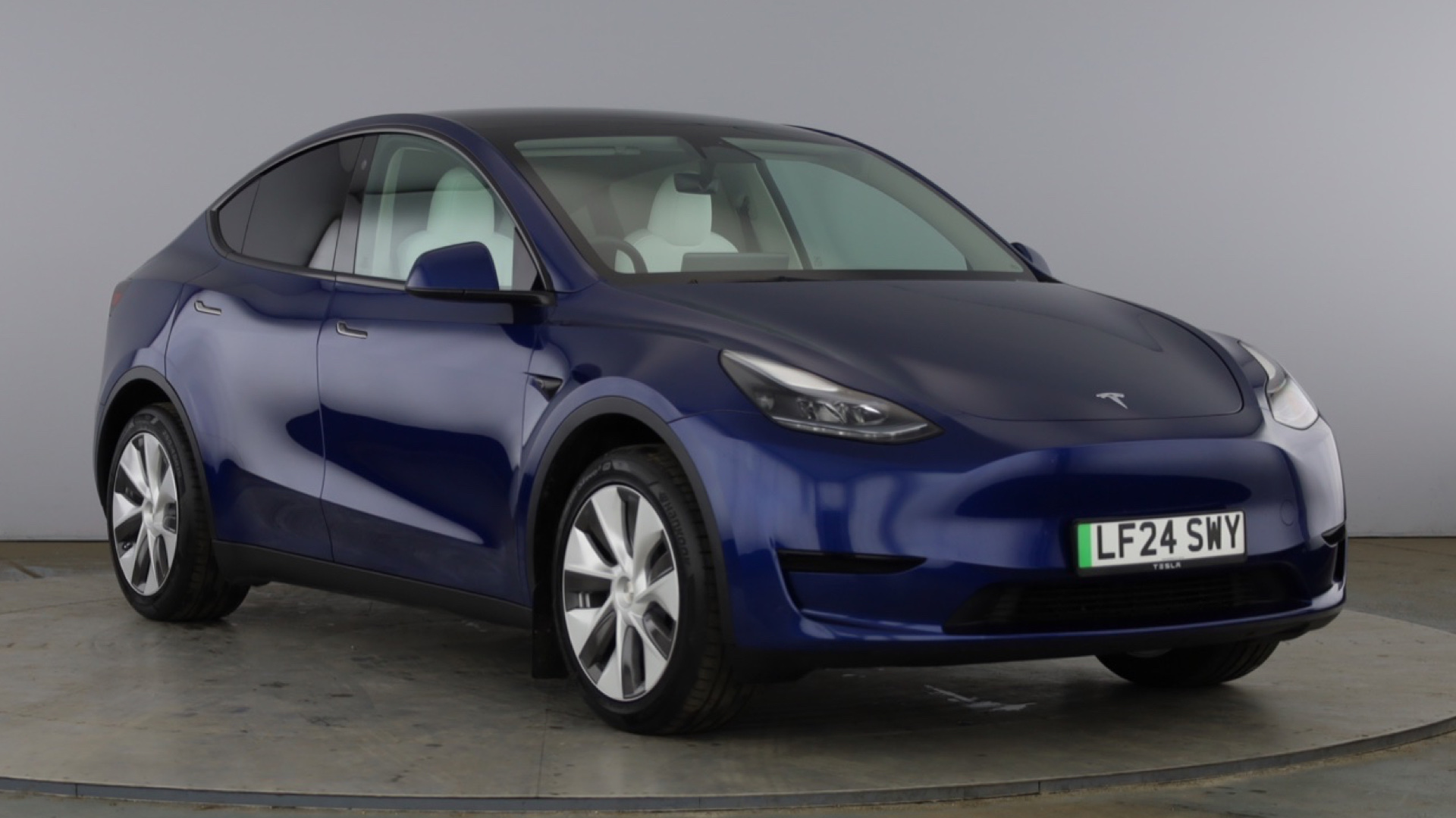 4020731 RWD 5dr Auto