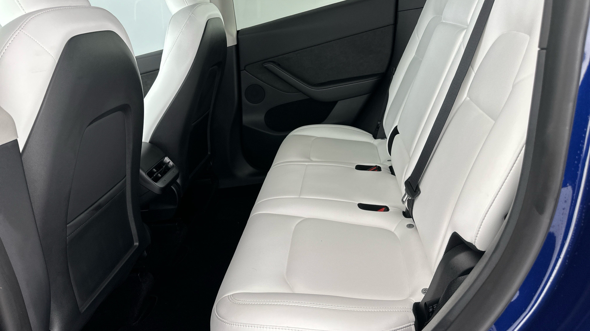 4020731 RWD 5dr Auto