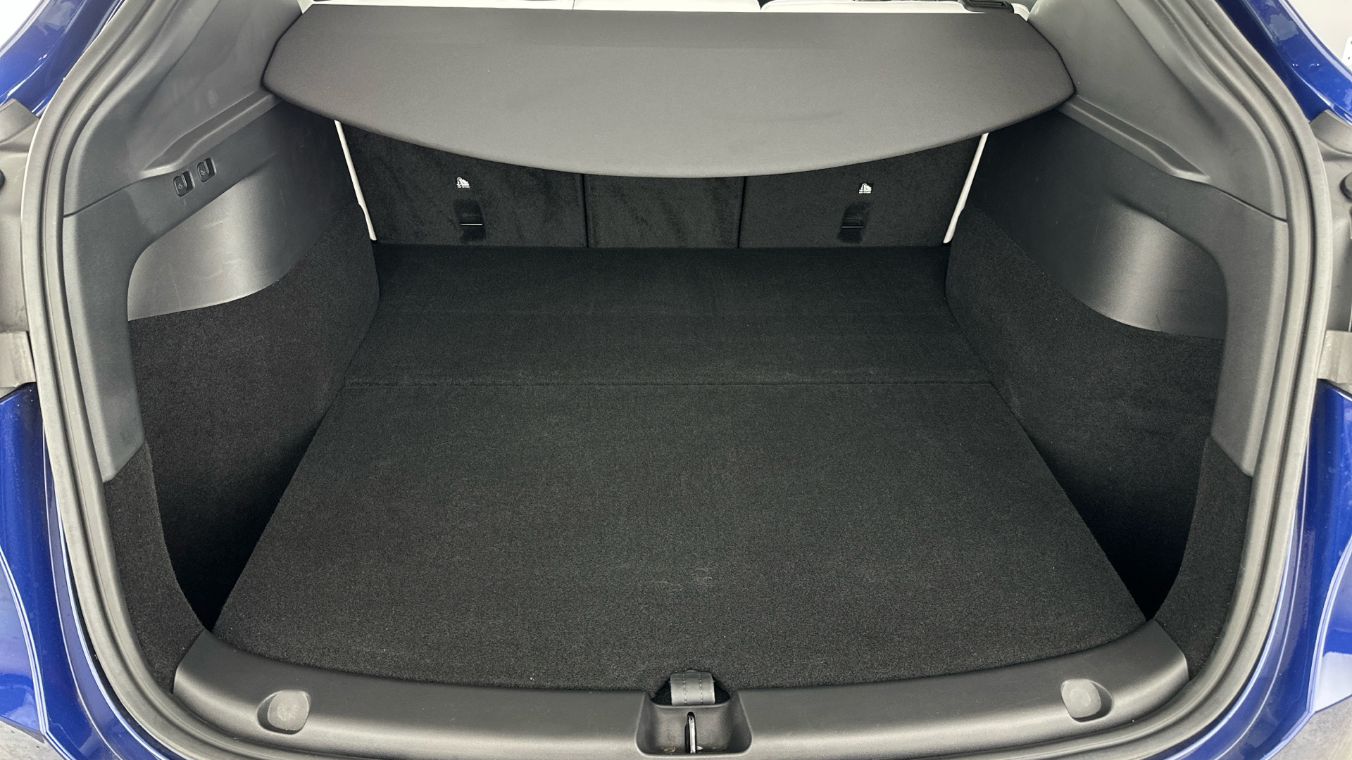 4020731 RWD 5dr Auto