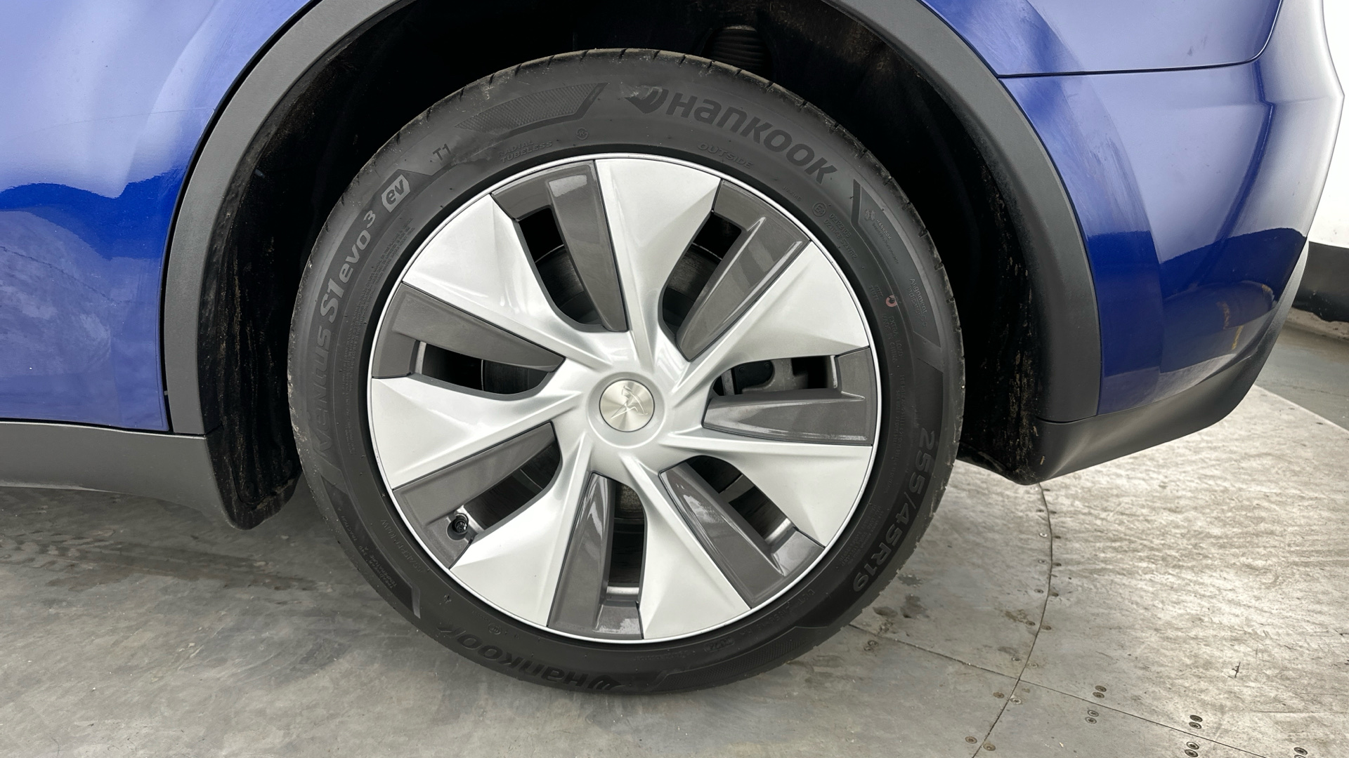 4020731 RWD 5dr Auto