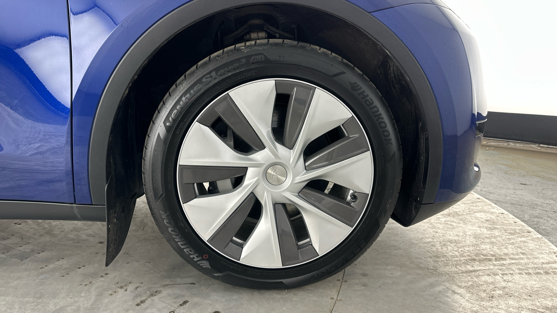 4020731 RWD 5dr Auto