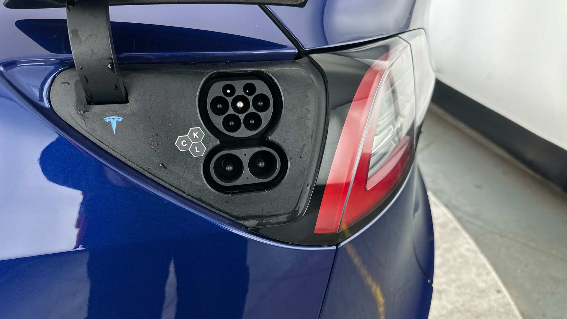 4020731 RWD 5dr Auto