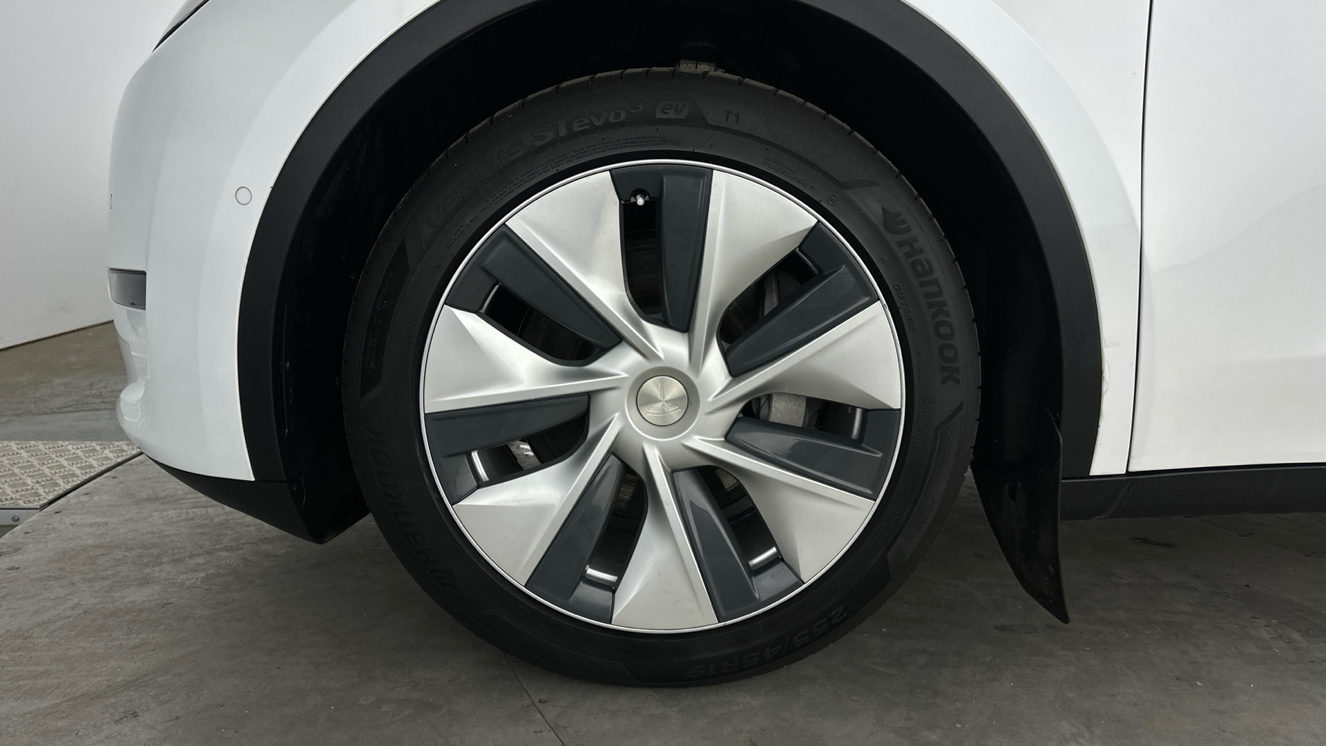 4027582 Long Range AWD 5dr Auto