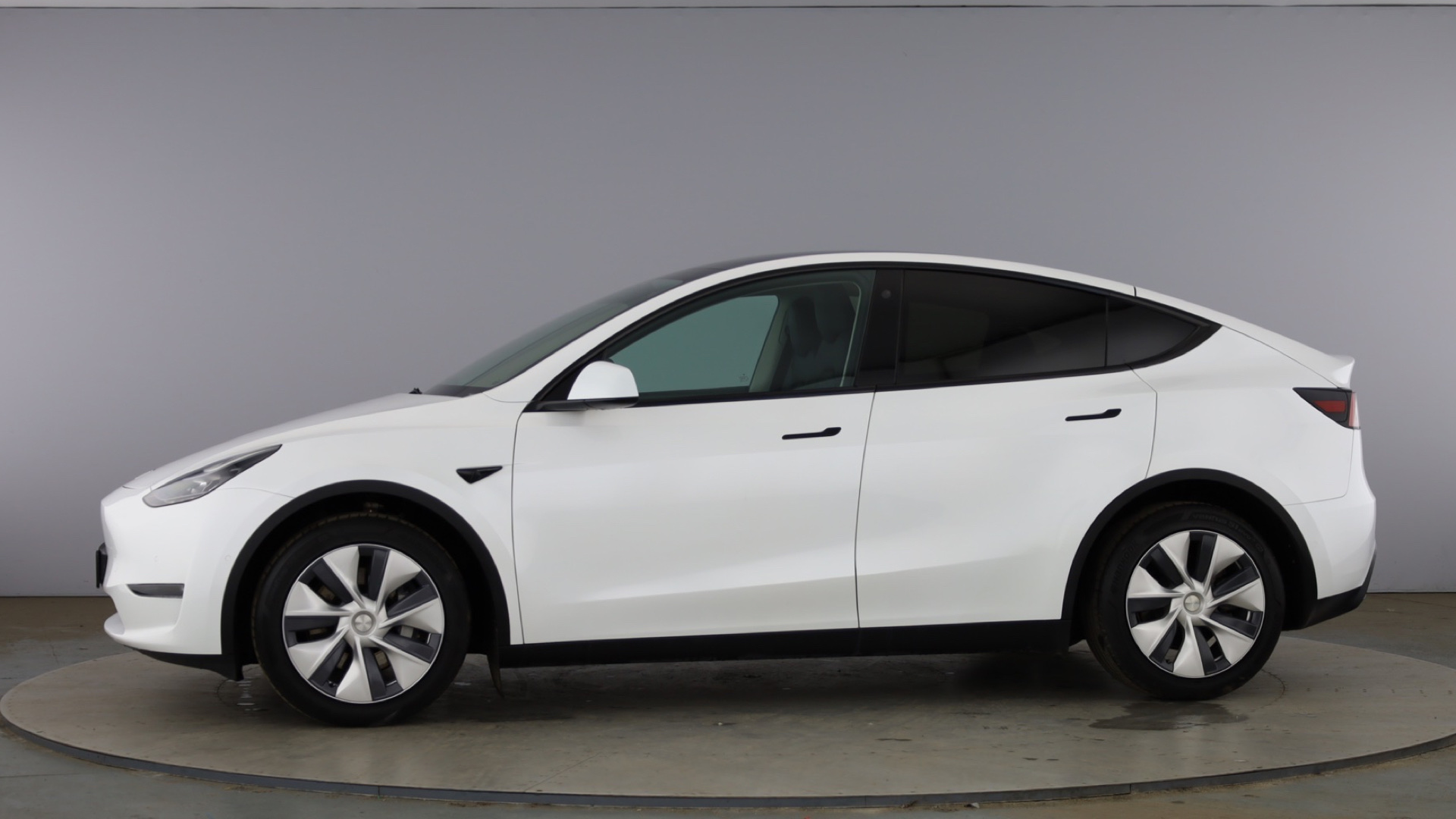 4021010 Long Range AWD 5dr Auto