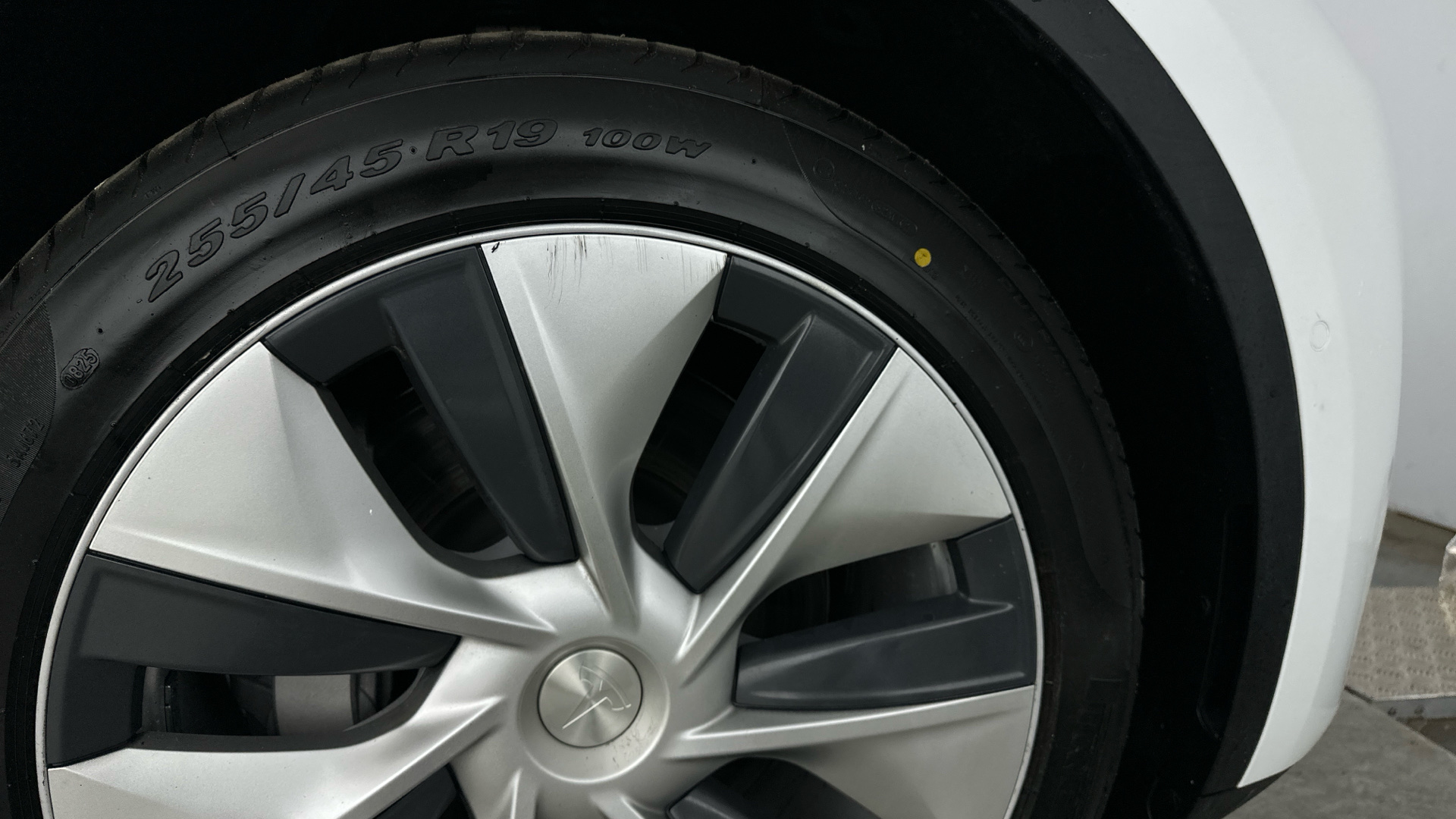 4021010 Long Range AWD 5dr Auto