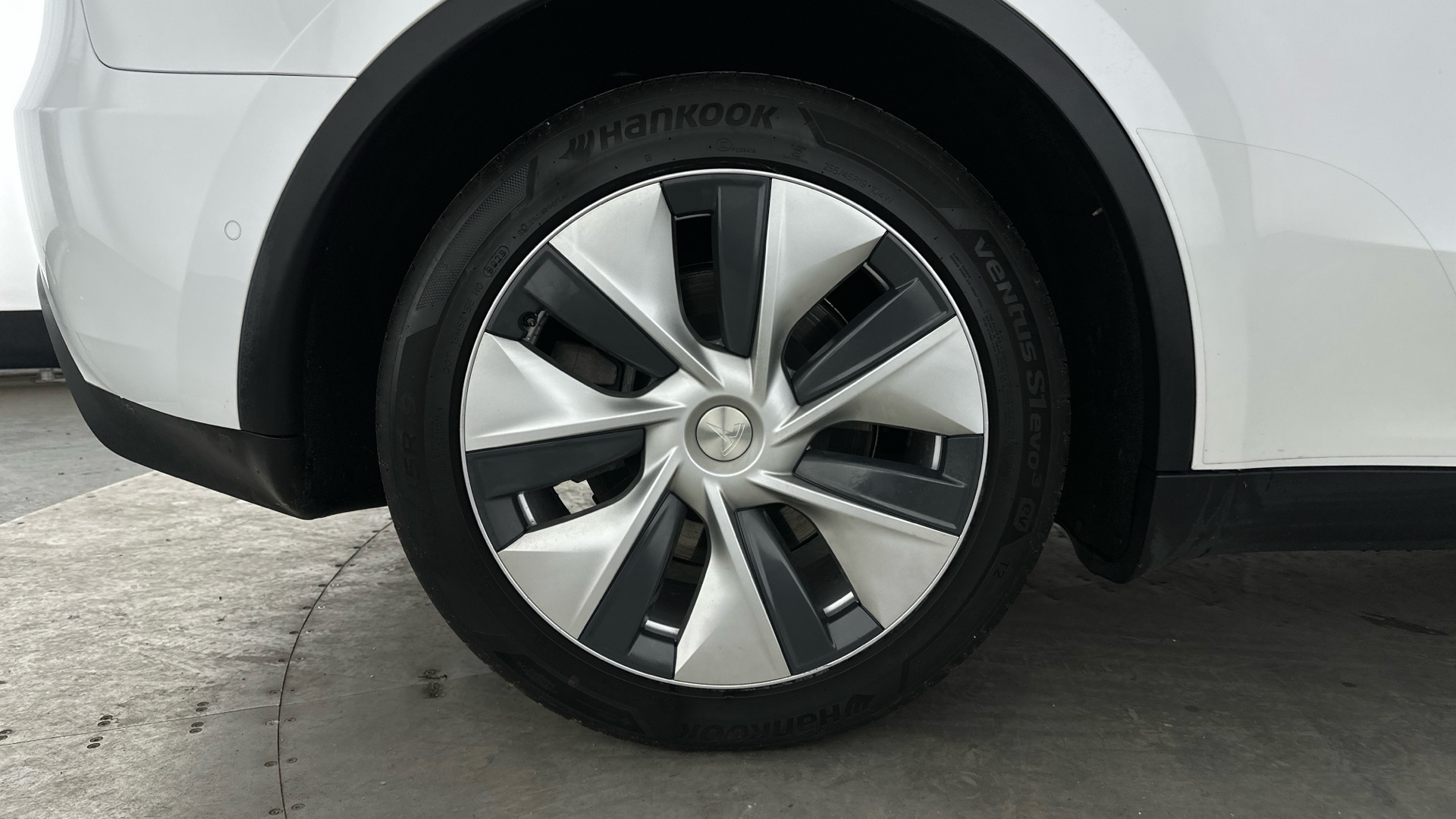 4021010 Long Range AWD 5dr Auto