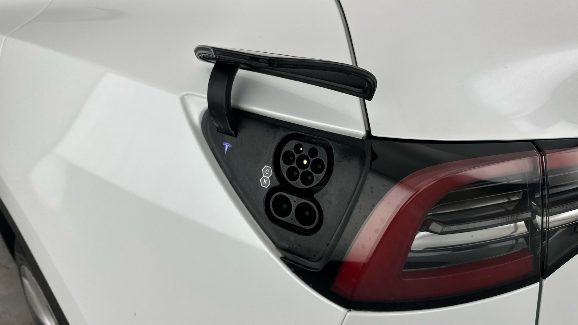 4021010 Long Range AWD 5dr Auto