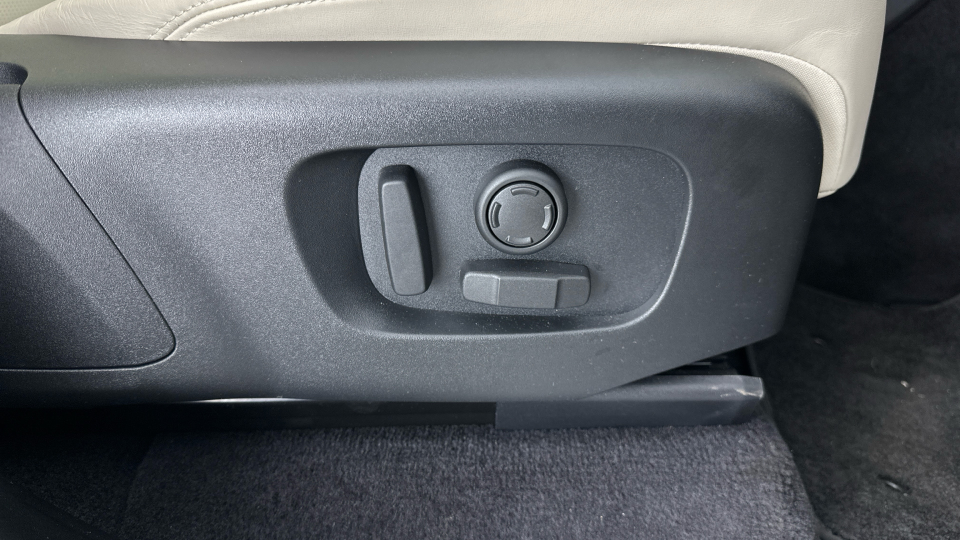 4020789 2.0 P400e HSE Dynamic 5dr Auto