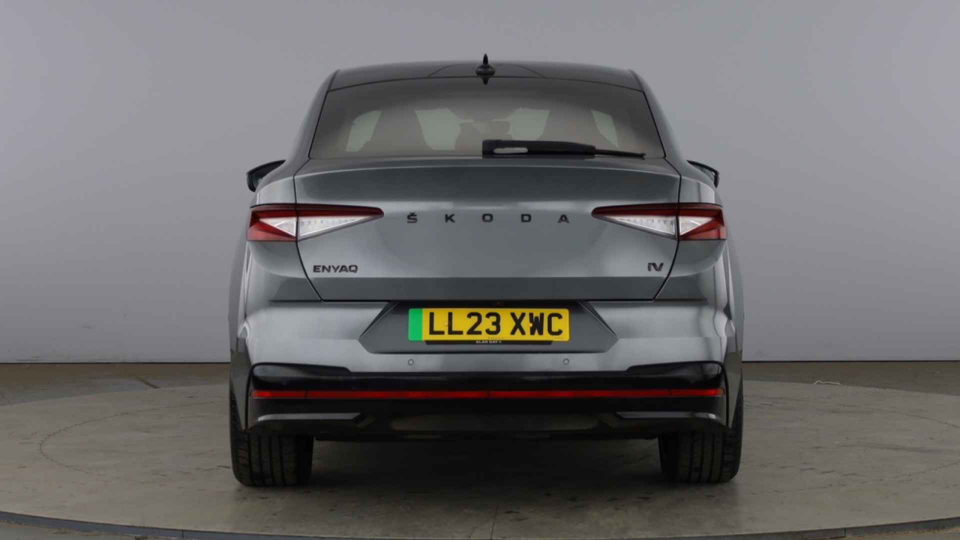 4020923 220kW vRS 82kWh 4x4 5dr Auto