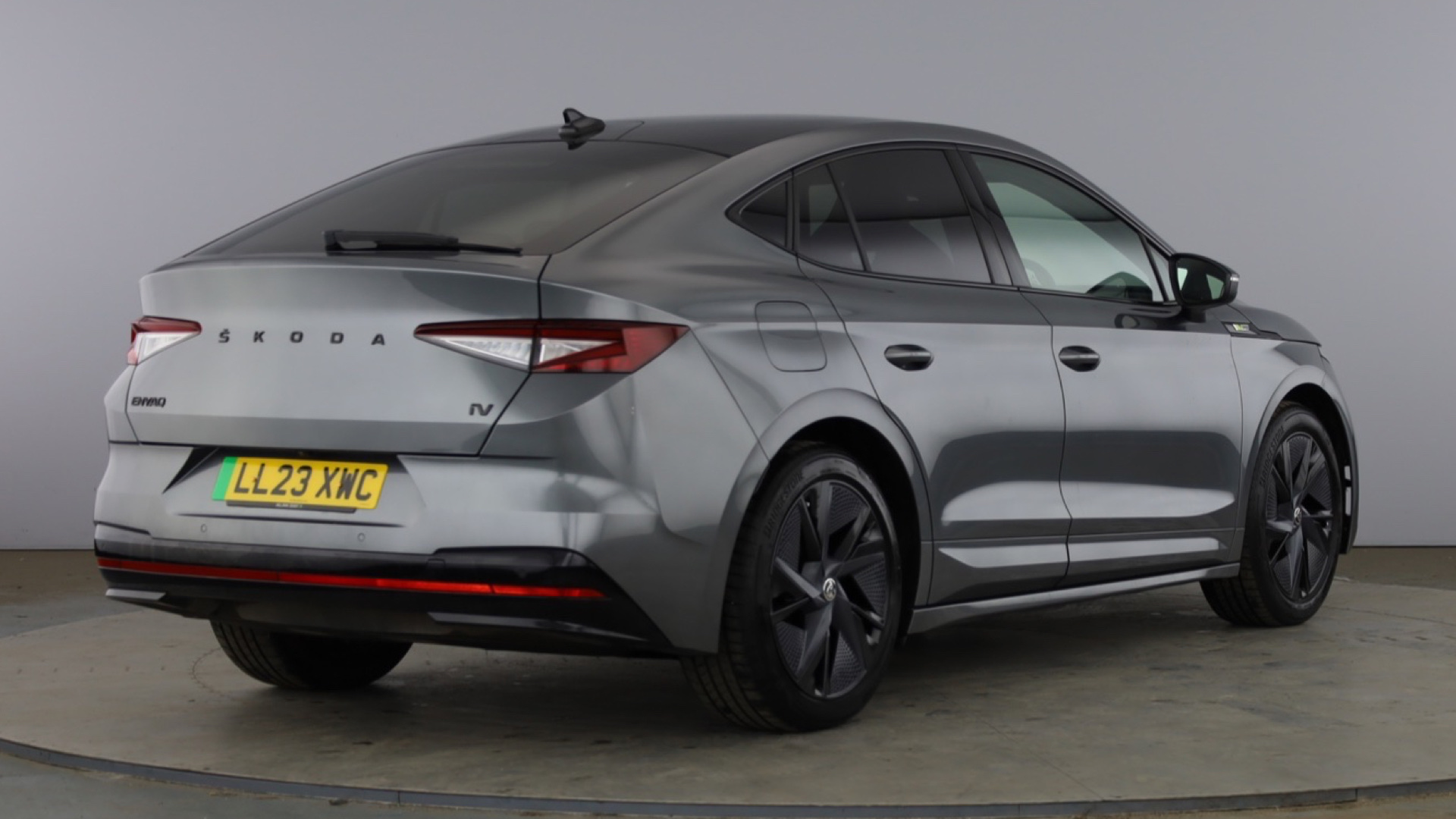 4020923 220kW vRS 82kWh 4x4 5dr Auto