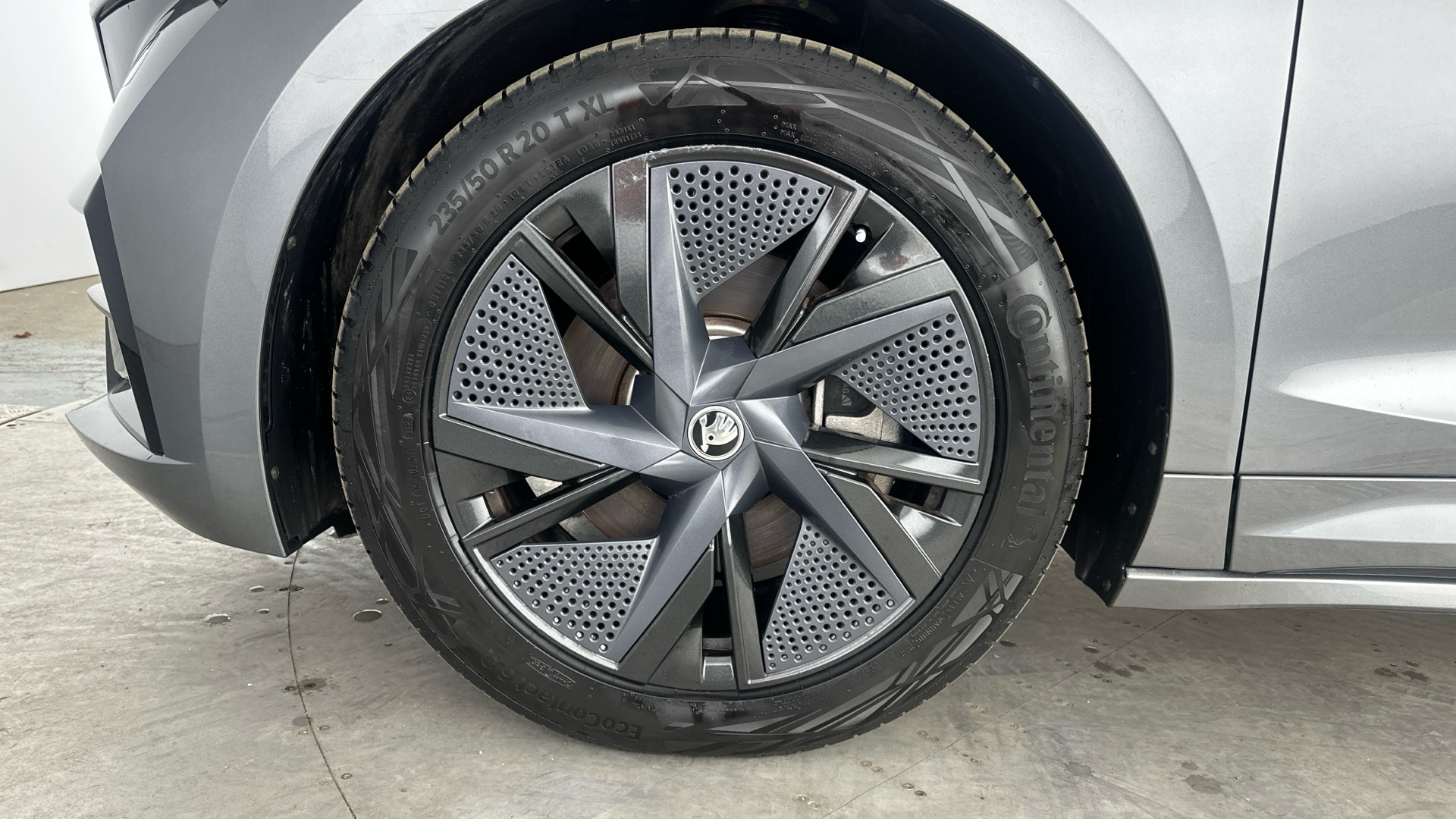 4020923 220kW vRS 82kWh 4x4 5dr Auto