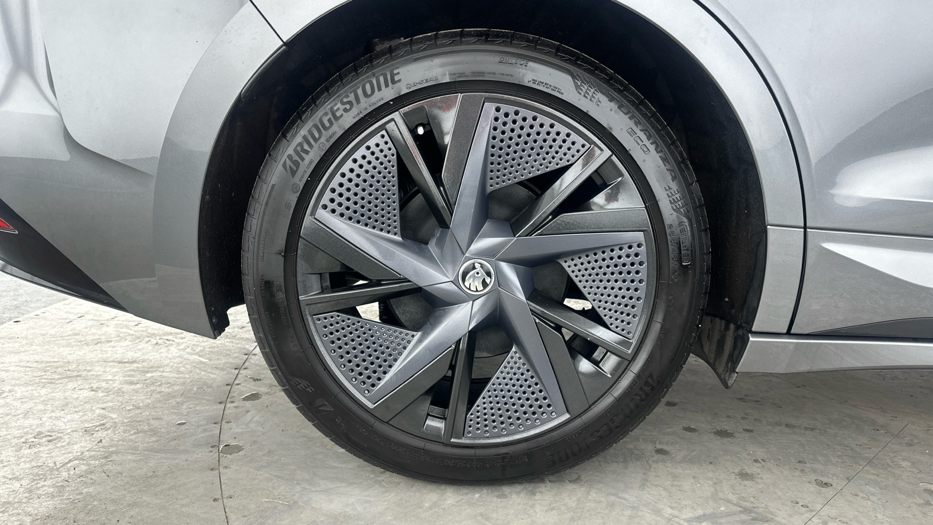 4020923 220kW vRS 82kWh 4x4 5dr Auto