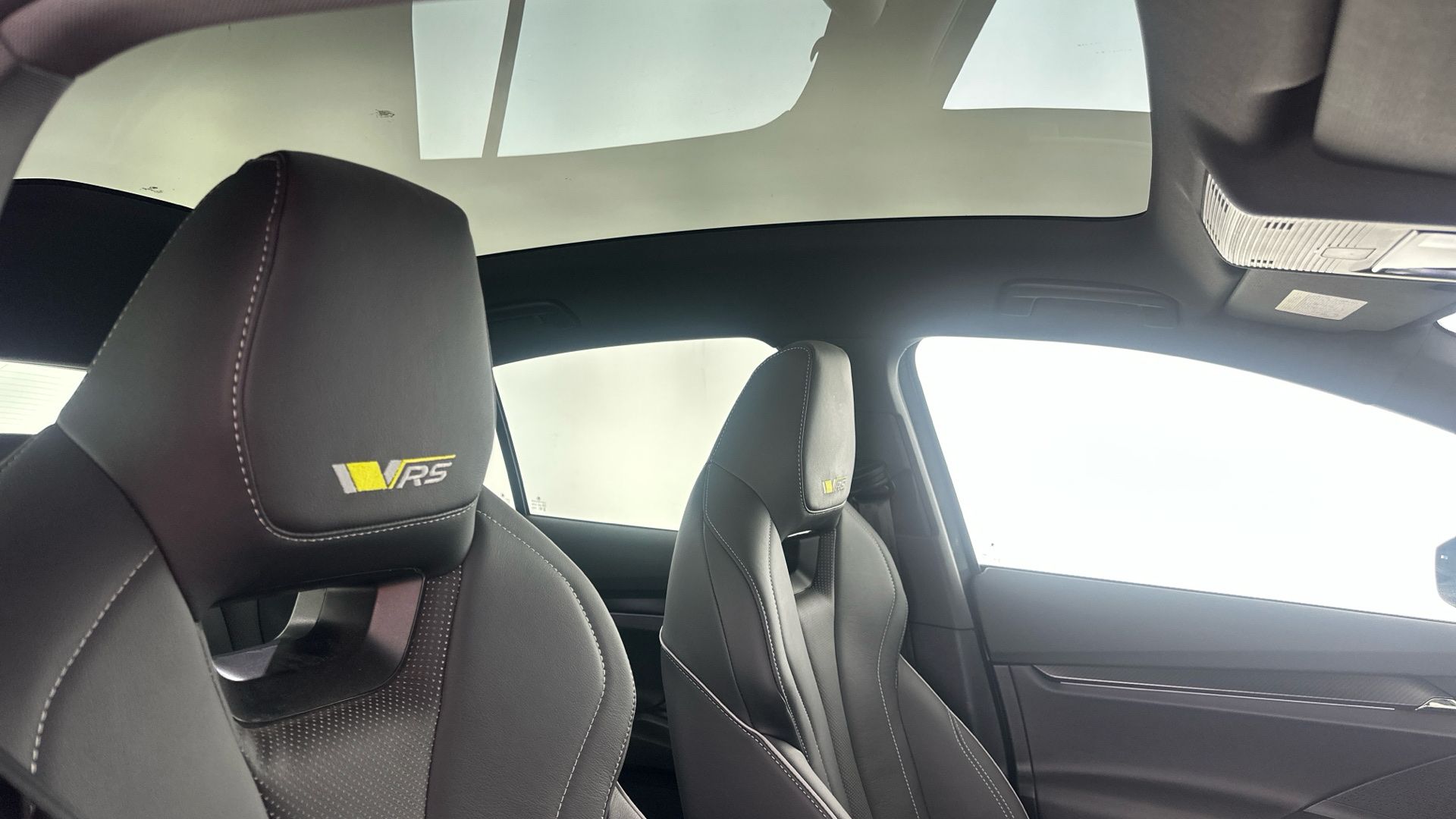 4020923 220kW vRS 82kWh 4x4 5dr Auto