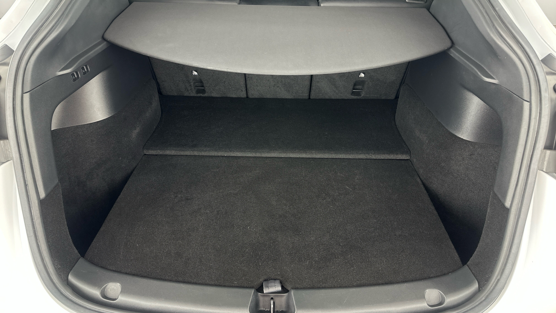 4027590 Long Range AWD 5dr Auto