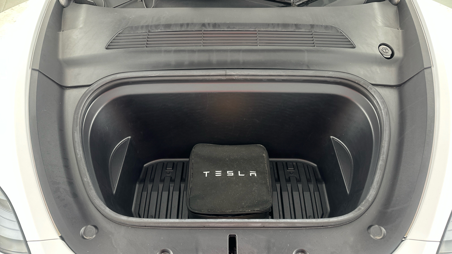 4027590 Long Range AWD 5dr Auto